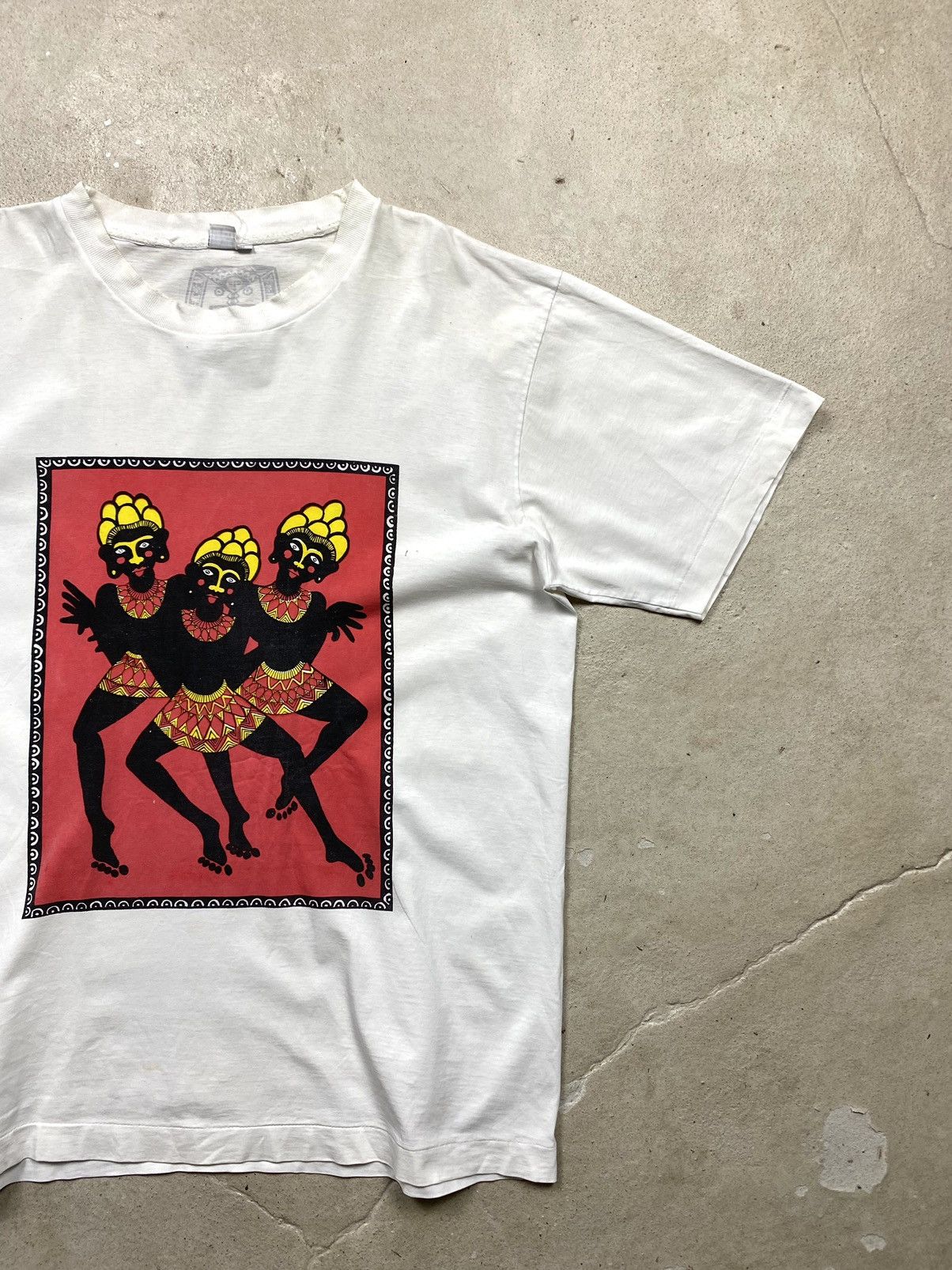 Vintage Vintage 90’s Abstract Art Bali T Shirt Surf Style Sexy Girls Size US L / EU 52-54 / 3 - 3 Thumbnail