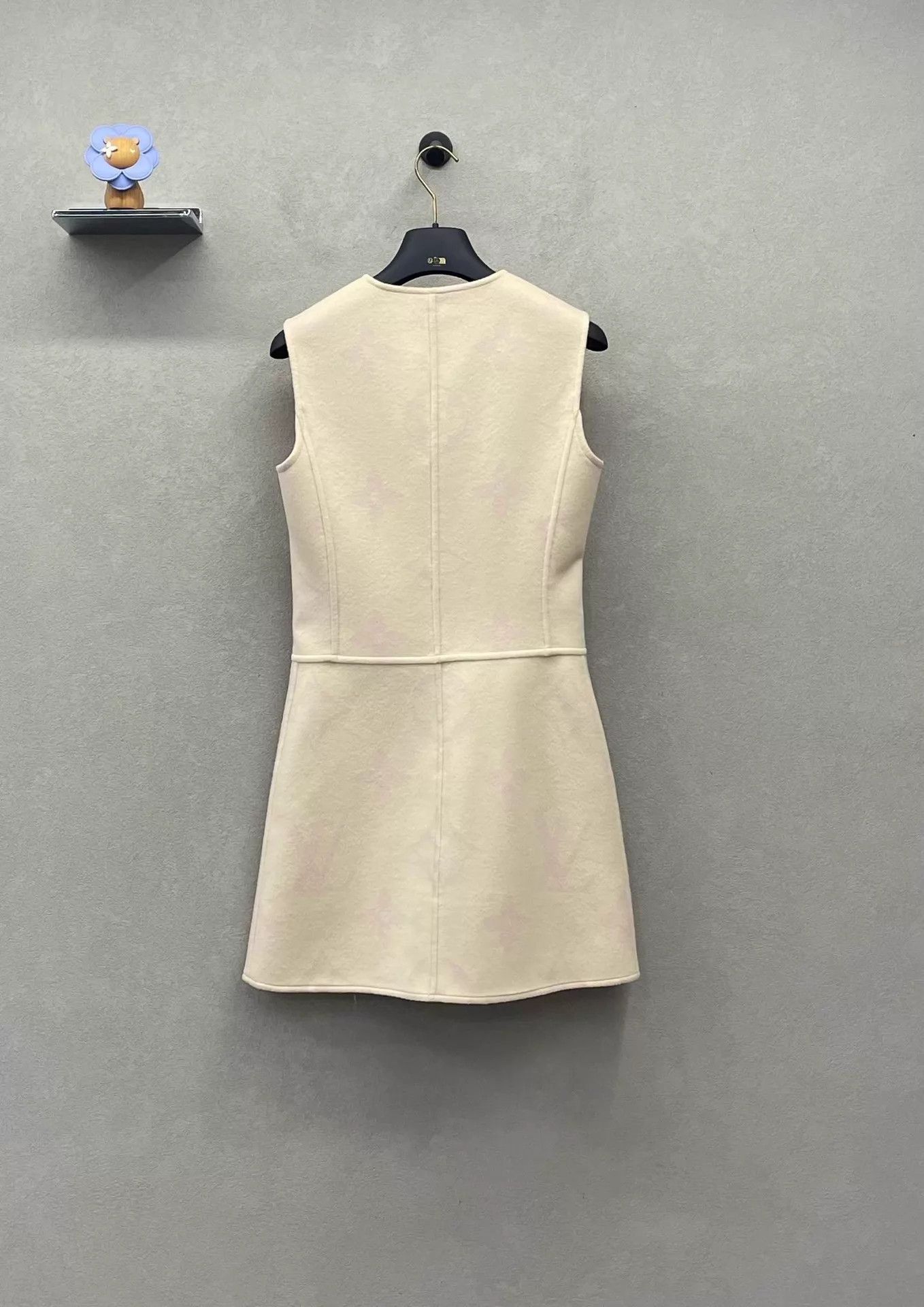 Louis Vuitton LV Sleeveless Wool Crewneck Zip-Up Dress Women's Size XS / US 0-2 / IT 36-38 - 2 Thumbnail