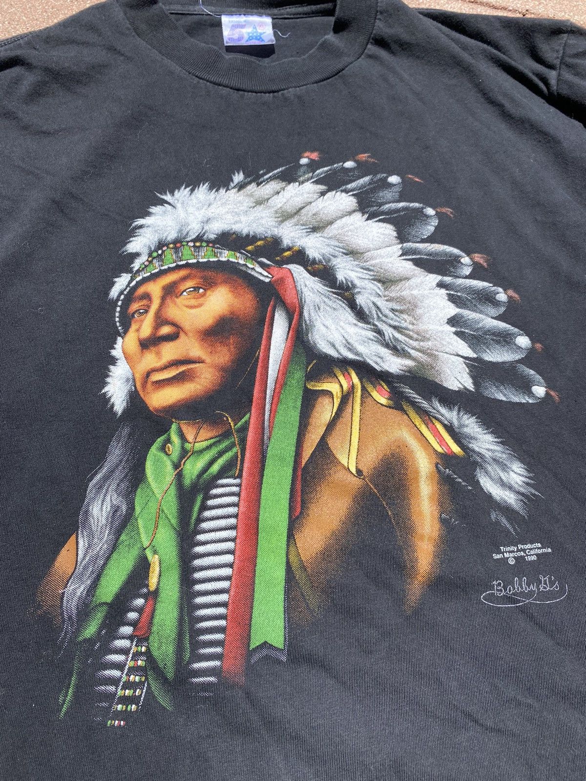 Vintage VINTAGE Native American Chief 3D Emblem T-Shirt Size US XL / EU 56 / 4 - 2 Thumbnail
