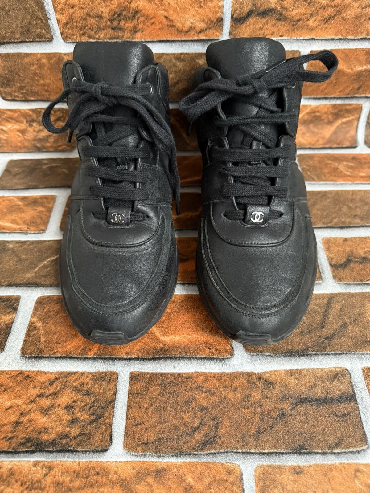 Chanel 🔥♠️Cc trainers Size US 9 / EU 42 - 5 Thumbnail