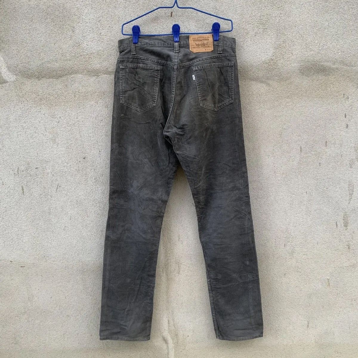 Levi's 1980’s VINTAGE LEVI’S 505 WHITETAB LEVIS CORDUROY FADED PANT Size US 32 / EU 48 - 12 Thumbnail