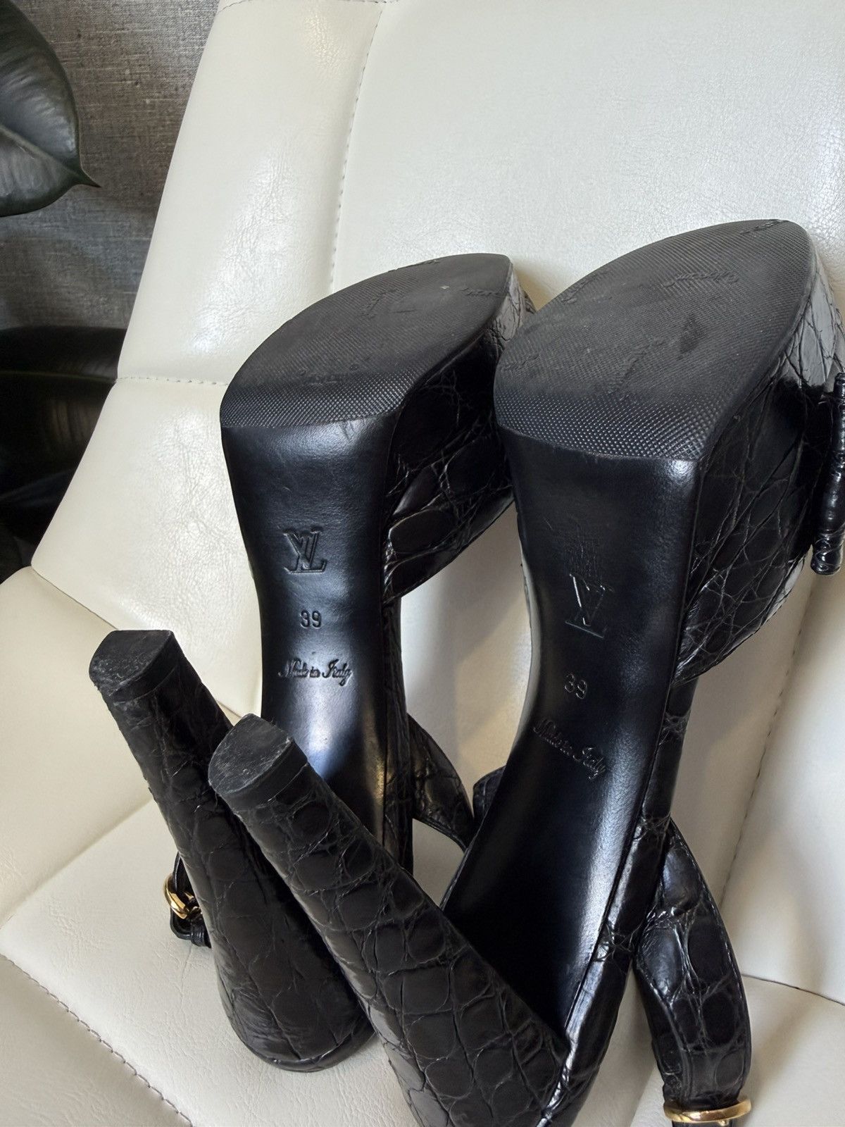 Louis Vuitton Louis Vuitton Black Crocodile Embossed Platform Sandals Heel Size US 9 / IT 39 - 25 Thumbnail