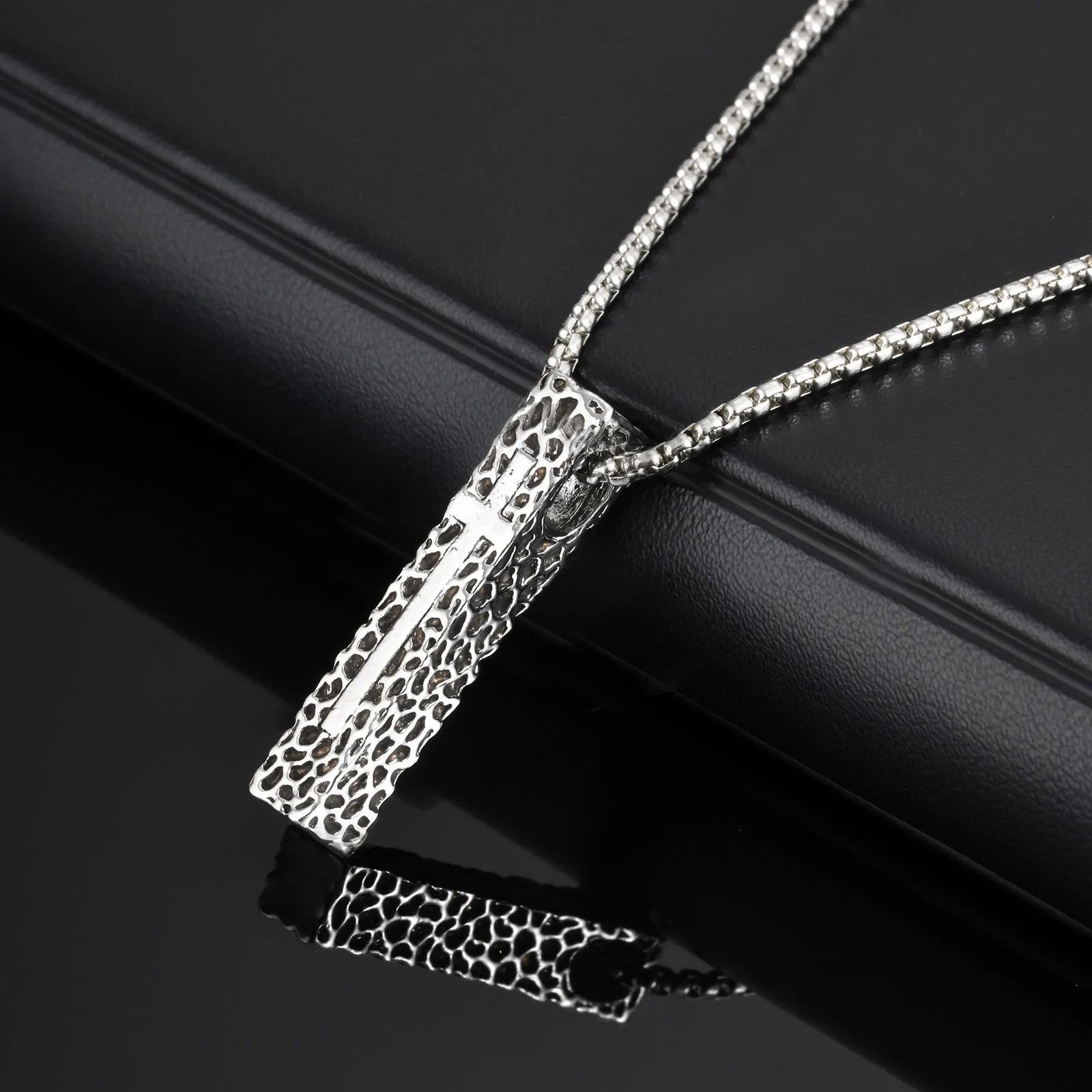 Jewelry Retro Vertical Bar Pendant Necklace Size ONE SIZE - 2 Thumbnail