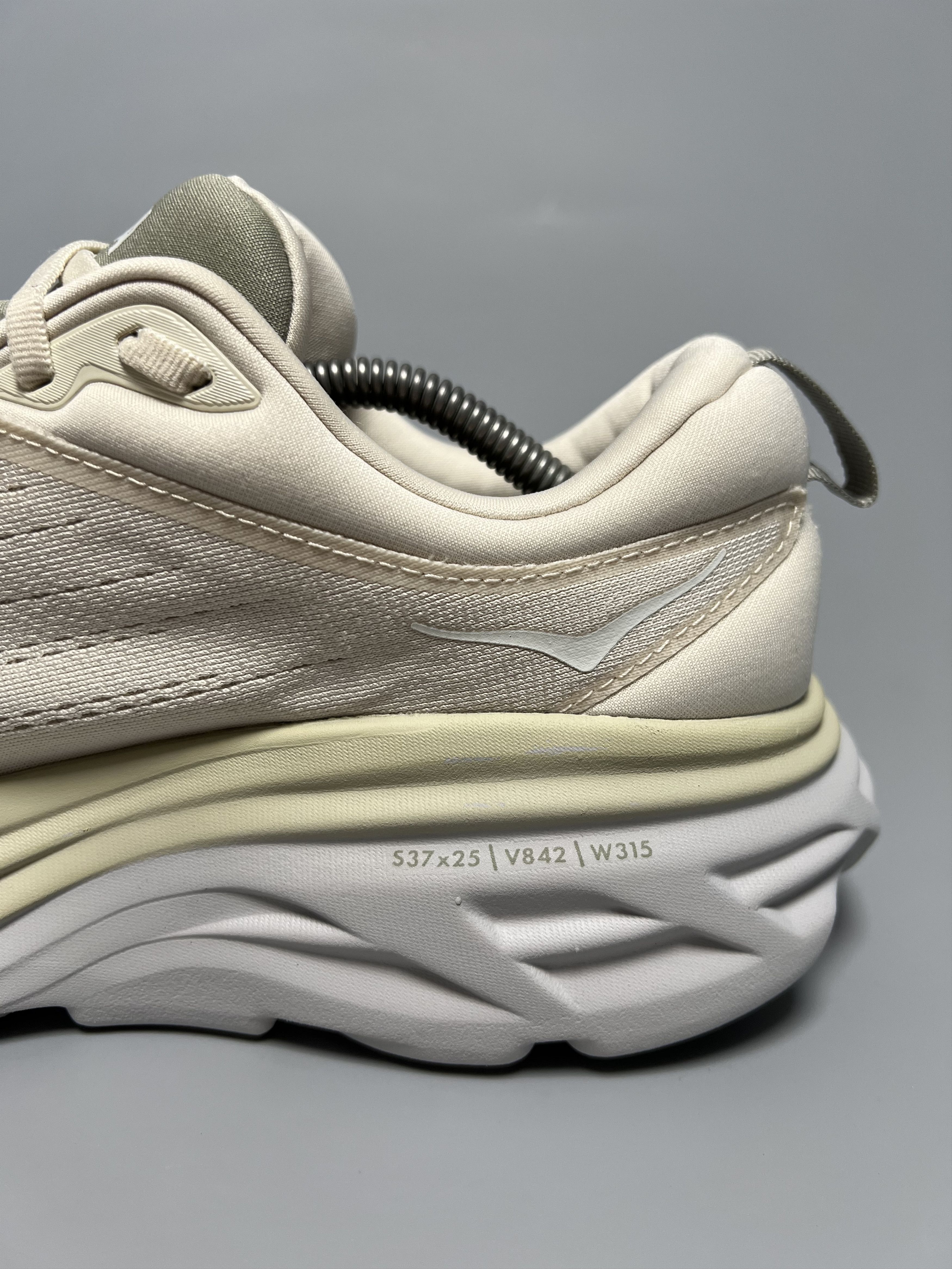 Hoka 9.5 EE Hoka One One Bondi 8 Wide Running Shoes Gym Walking Size US 9.5 / EU 42-43 - 11 Thumbnail