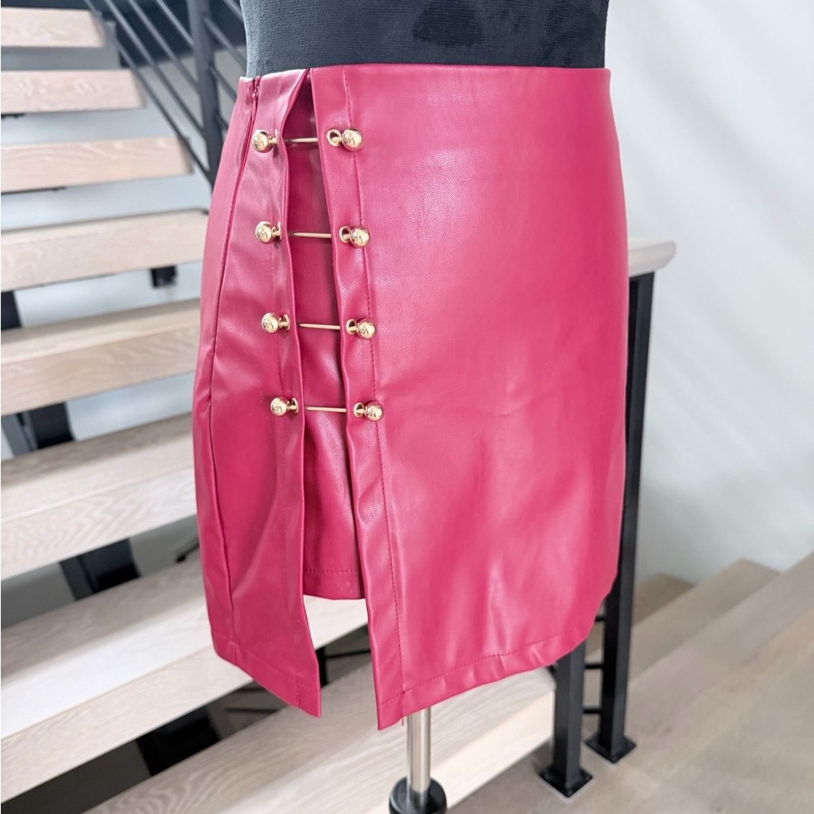 Other New Y2K Elegant Red Women's Faux Leather Skirt size S Size 27" / US 4 / IT 40 - 7 Thumbnail