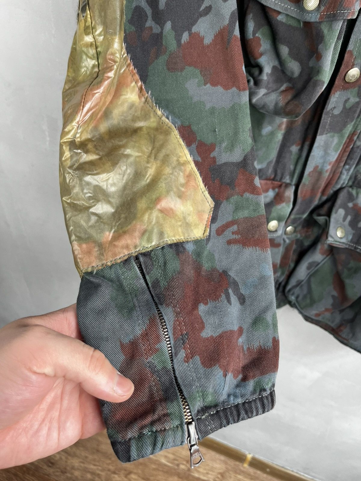 Vintage Vintage Very rare multi-pocket swiss army jacket Size US L / EU 52-54 / 3 - 5 Thumbnail