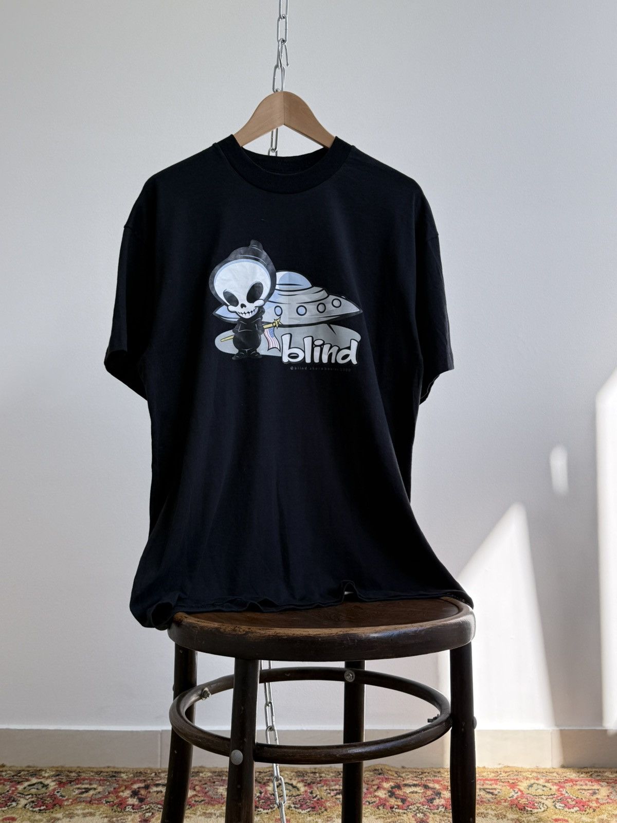 Blind Skateboards Vintage 2000s Blind Skateboards Graphic T-Shirt Size US L / EU 52-54 / 3 - 1 Thumbnail