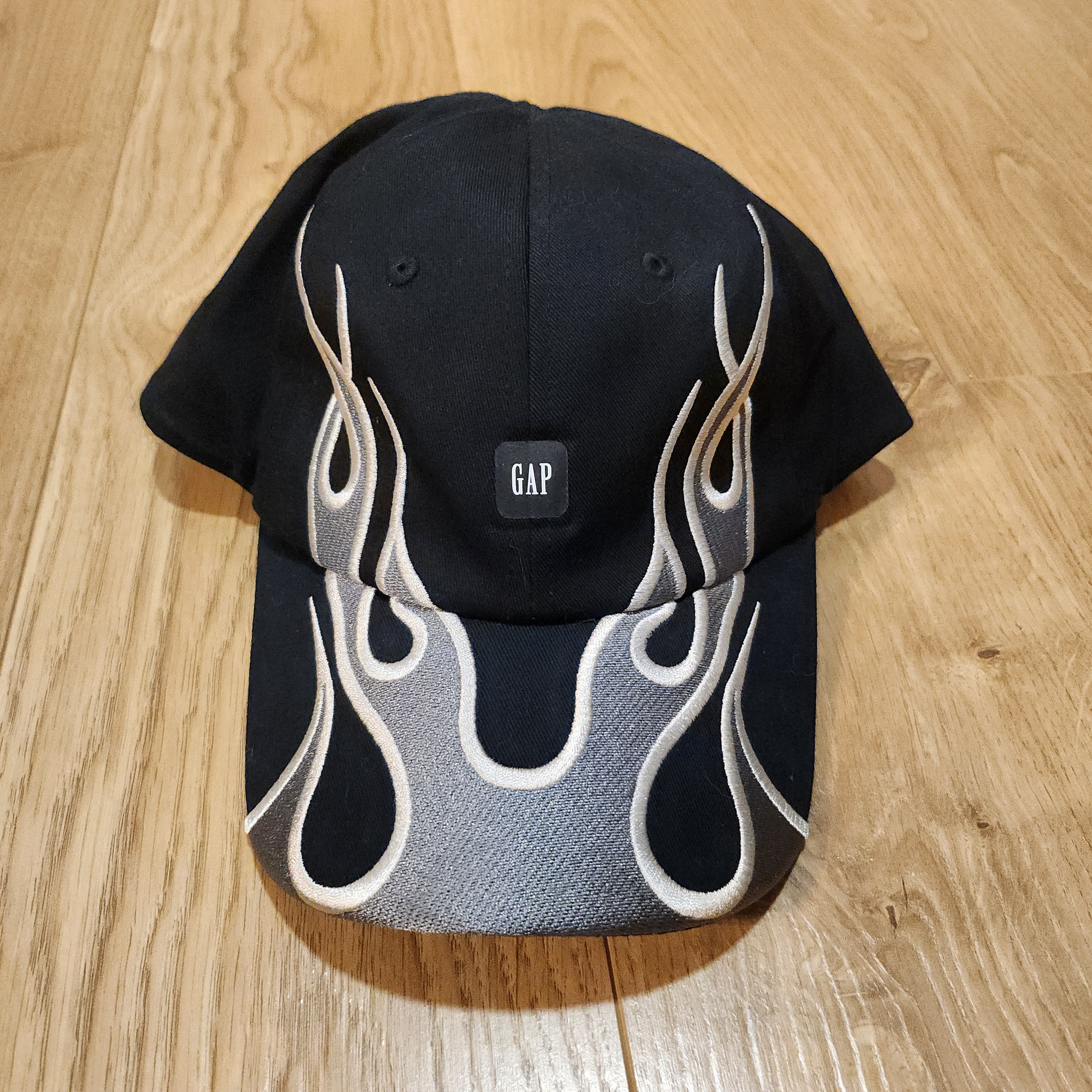 Gap × Yeezy Yeezy x Gap Flame cap NEW Size ONE SIZE - 2 Thumbnail