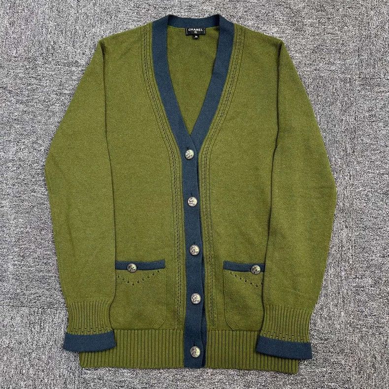 Chanel Chanel V-neck dark green blue edge contrast color cardigan Size XS / US 0-2 / IT 36-38 - 1 Thumbnail