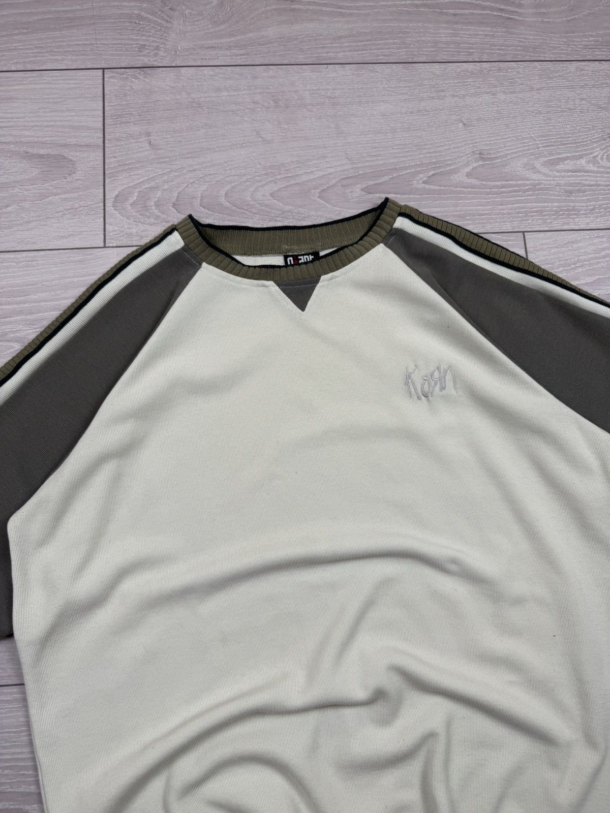Vintage Vintage 90s Korn Giant Small Logo T shirt XL sz Size US XL / EU 56 / 4 - 3 Thumbnail