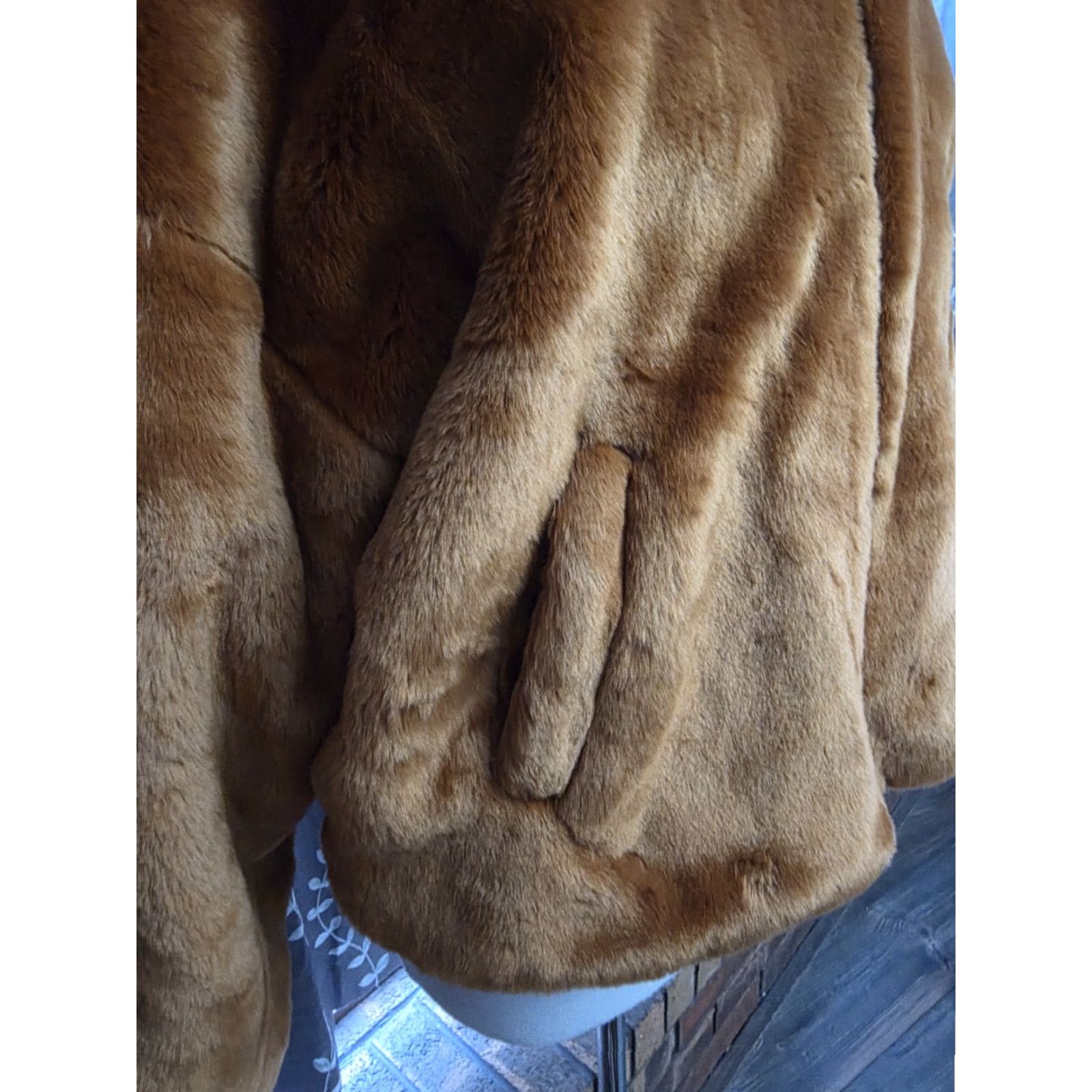 Free People VINTAGE Free People Faux Fur Bomber Jacket Terracotta Women's Small EUC Size S / US 4 / IT 40 - 4 Thumbnail