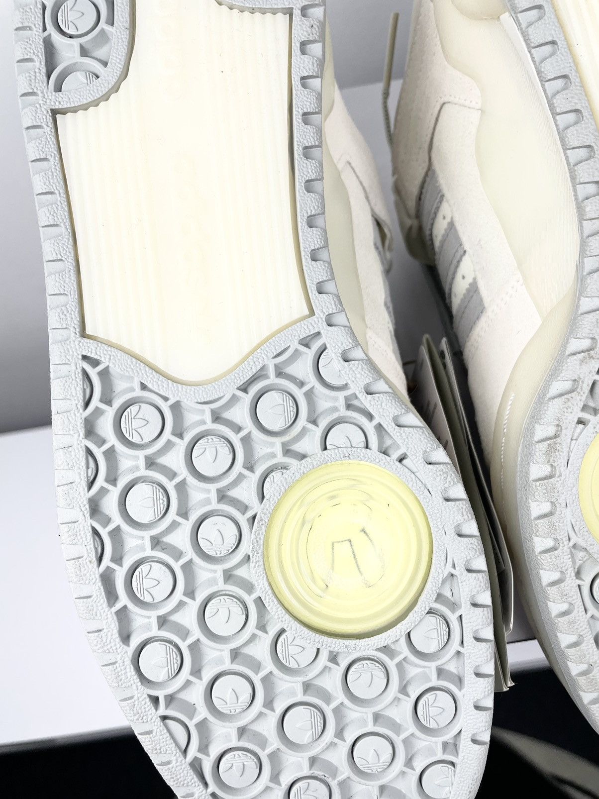 Adidas Adidas x Bad Bunny 🐰 Forum Buckle Low Bad Bunny Sneakers Size US 12 / EU 45 - 10 Thumbnail