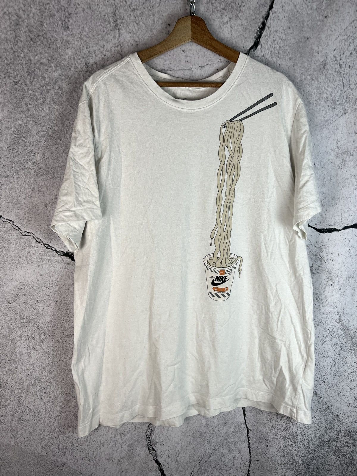Nike CUP NOODLE X NIKE XXL vintage Y2K tee T SHIRT Size US XXL / EU 58 / 5 - 1 Thumbnail