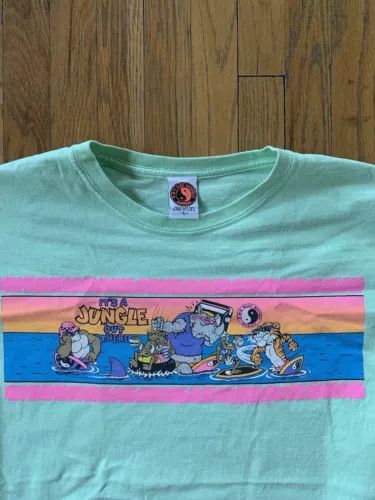 Vintage Vintage 80' T&C Surf Design It’s A Jungle Out There T-shirt Size US L / EU 52-54 / 3 - 2 Thumbnail