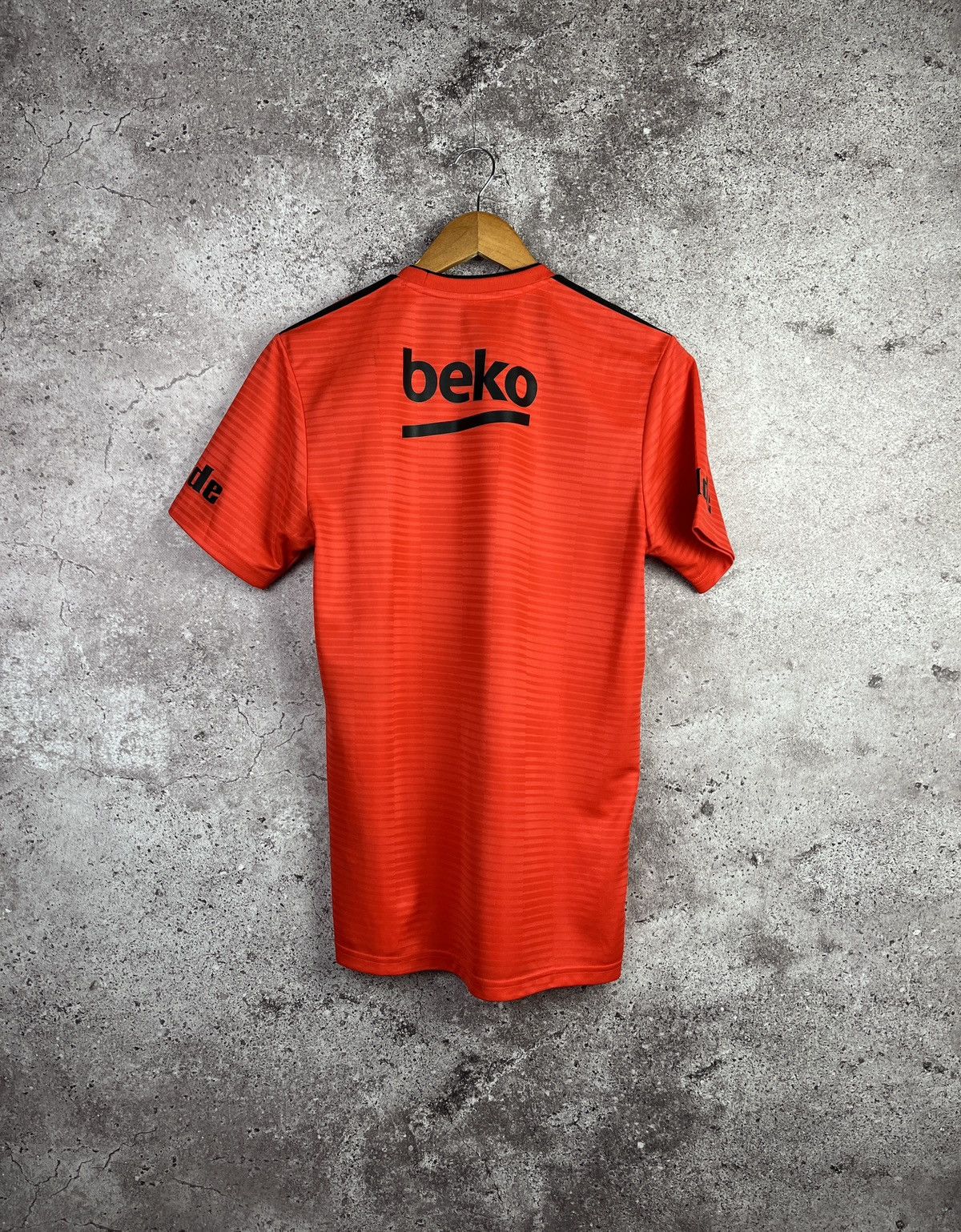 Adidas Adidas Besiktas 2018-2019 Away Jersey Vodafone Red Shirt S Size US S / EU 44-46 / 1 - 2 Thumbnail