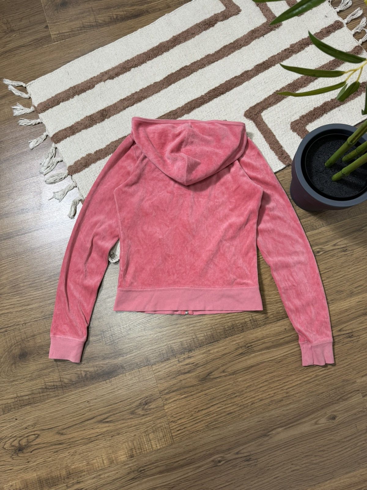 Juicy Couture VINTAGE JUICY COUTURE 2000s VELOUR ZIP HOODIE Size S / US 4 / IT 40 - 8 Thumbnail