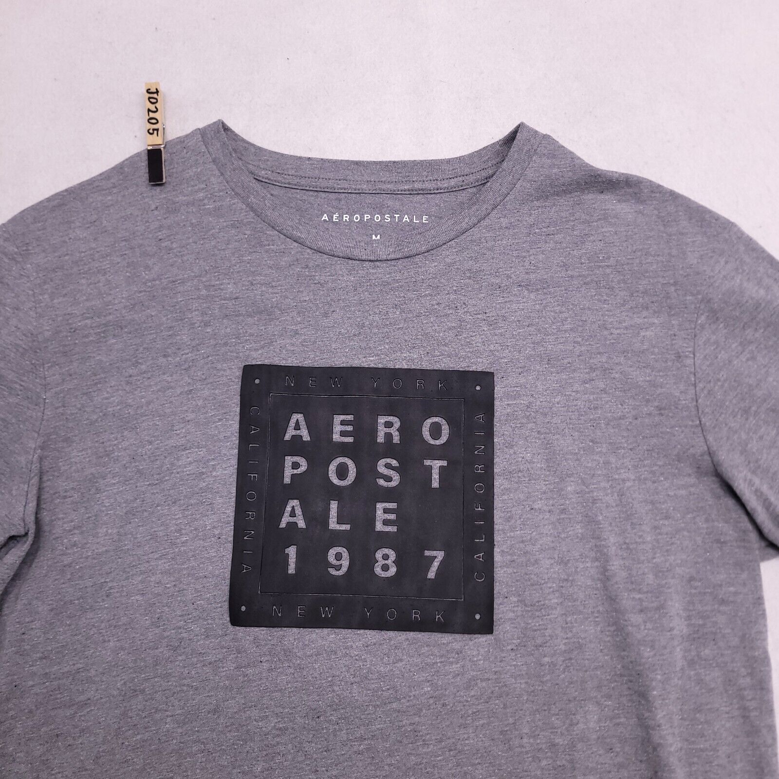 Aeropostale Aeropostale Casual Graphic Shirt Mens Size Medium M Gray Size US M / EU 48-50 / 2 - 1 Thumbnail