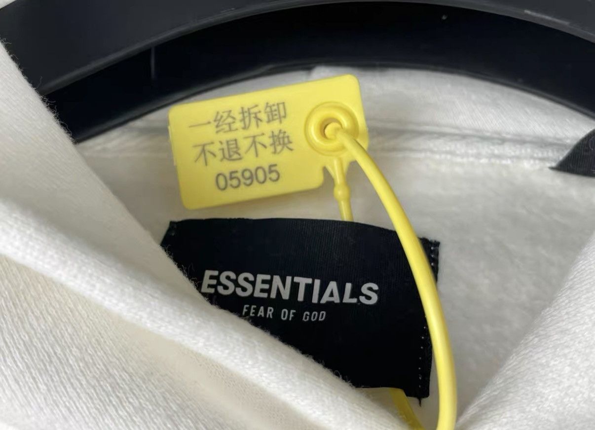 Essentials Essentials FOG White Back Logo Hoodie J31 Size US S / EU 44-46 / 1 - 6 Thumbnail