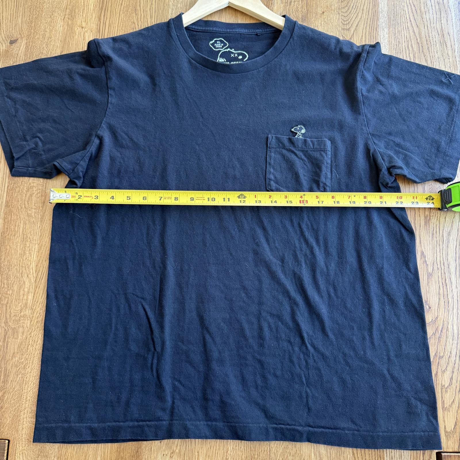 Uniqlo KAWS Uniqlo Snoopy Pocket T-Shirt Rare Size XL Size US XL / EU 56 / 4 - 2 Thumbnail
