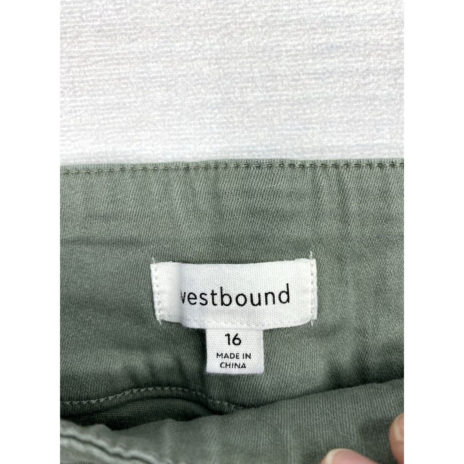 Vintage WESTBOUND Pull-on Shorts Womens 16 Green Button Detail Stretch Twill Pockets Size 38" / US 16 / IT 52 - 3 Thumbnail