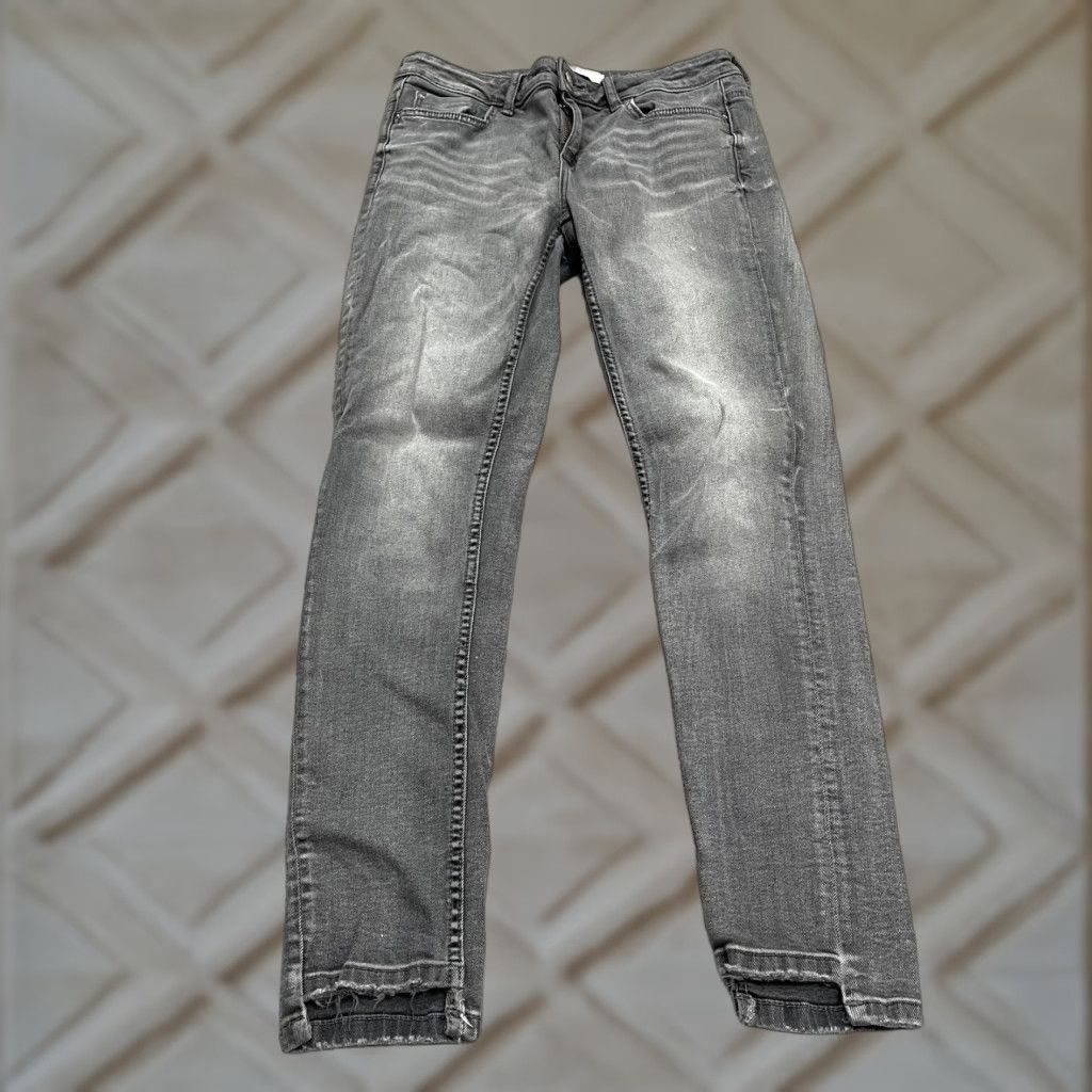Zara ZARA Jeans Women’s Skinny Cropped Denim 4 Gray 28x27 Adult Regular Size Slim Fit Casual Denim Pants 5-Pocket City Grunge Size 27" / US 4 / IT 40 - 1 Thumbnail