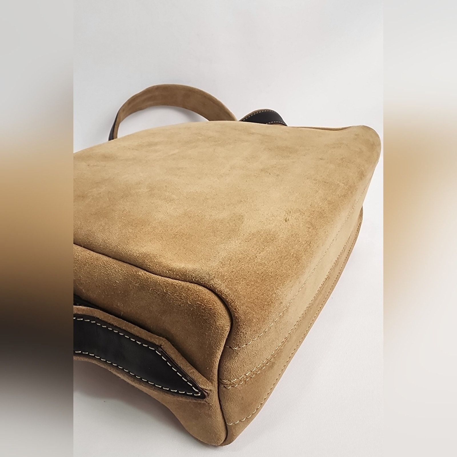 Loewe Loewe Anagram Tan Suede Shoulder Bag w/ dust bag Size ONE SIZE - 12 Thumbnail