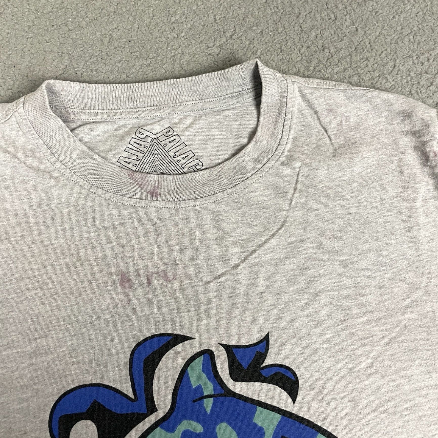 Palace Palace T Shirt Mens M Gray Logo Dolphin Sleeve Hits Rare Tee M Shirt Mens Gray Logo Dolphin Sleeve Hits Rare Tee Size US M / EU 48-50 / 2 - 7 Thumbnail