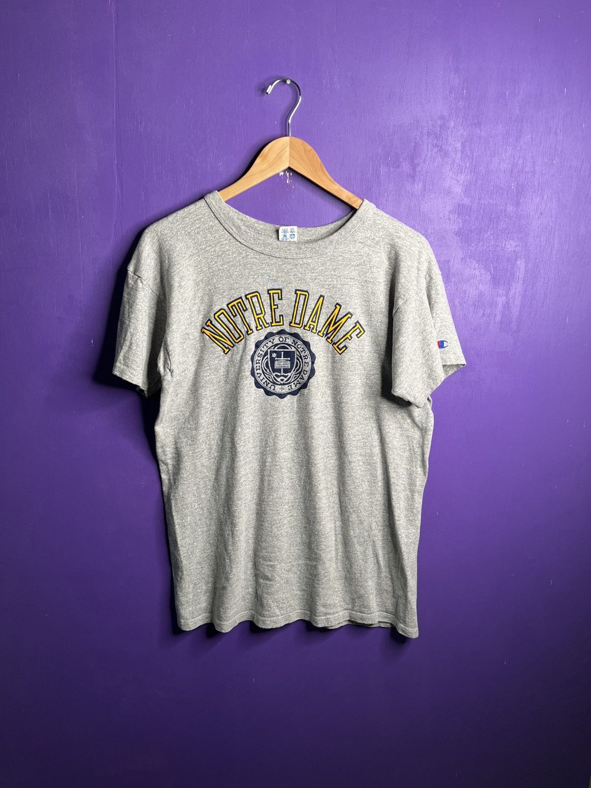 Champion × Vintage Vintage 80s Champion Notre dame crest logo t-shirt Size US M / EU 48-50 / 2 - 1 Thumbnail