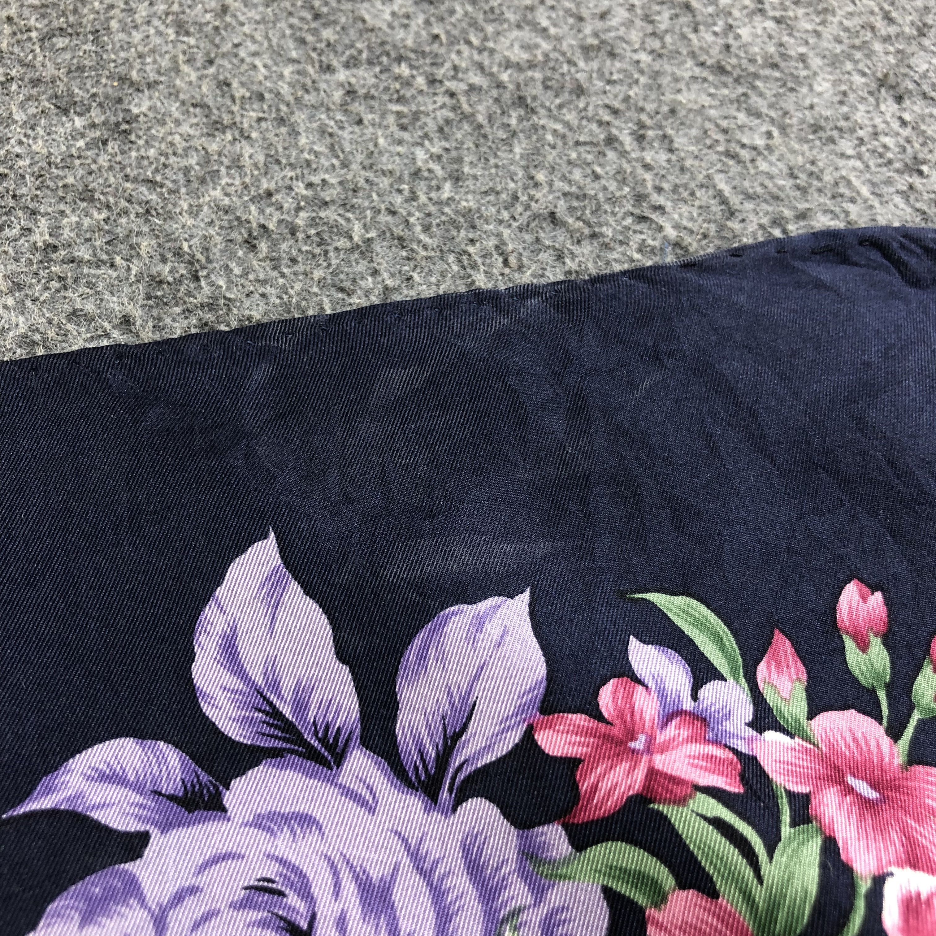 Japanese Brand Luxury Floral Silk Scarf M564 Size ONE SIZE - 7 Thumbnail
