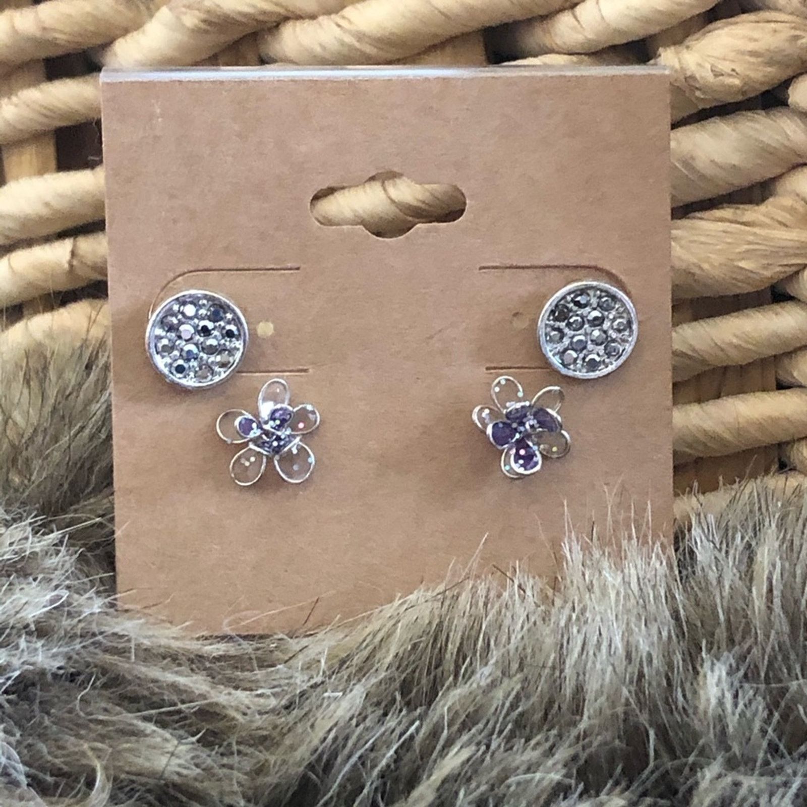 Vintage Vintage lot of two pairs stud post earrings Size ONE SIZE - 1 Thumbnail