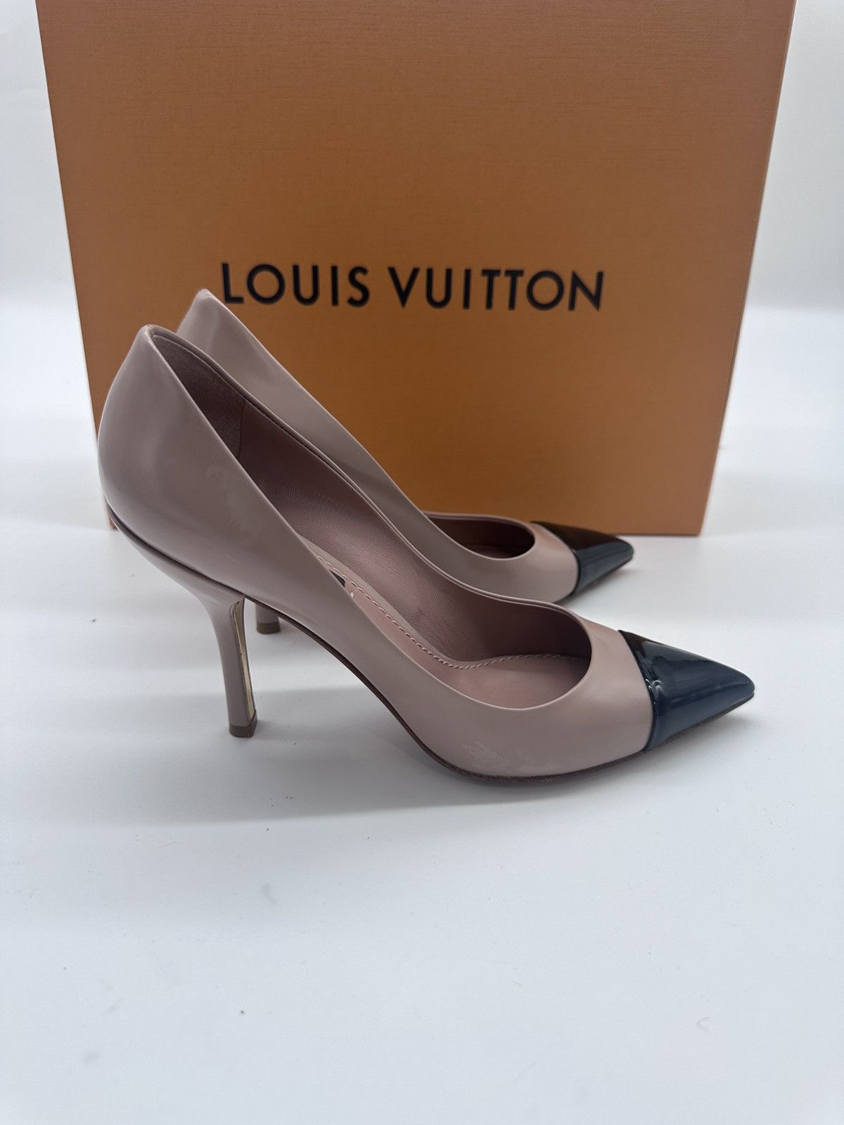 Louis Vuitton Louis Vuitton Patent Leather Heels 38 LV 8 USA w dustbag Size US 8 / IT 38 - 3 Thumbnail