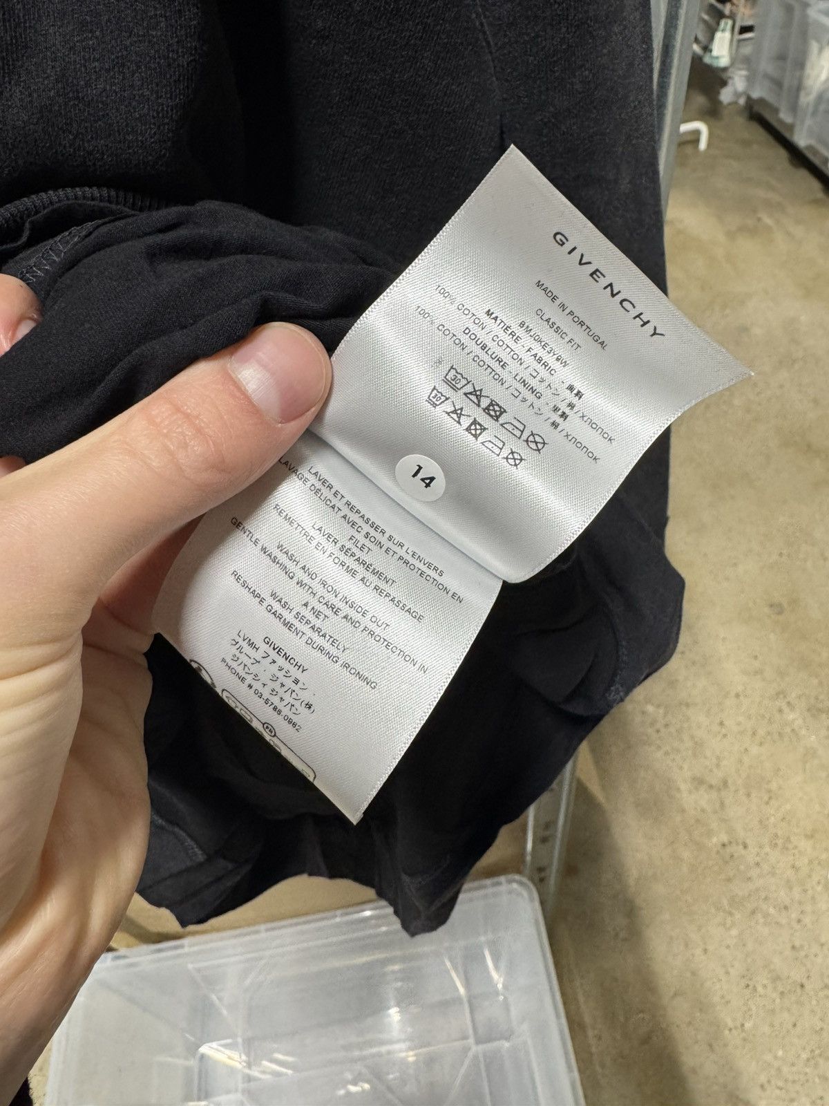 Givenchy Givenchy Cut Out Destroyed Logo Sweatshirt NEW 1250$ Size US M / EU 48-50 / 2 - 5 Thumbnail