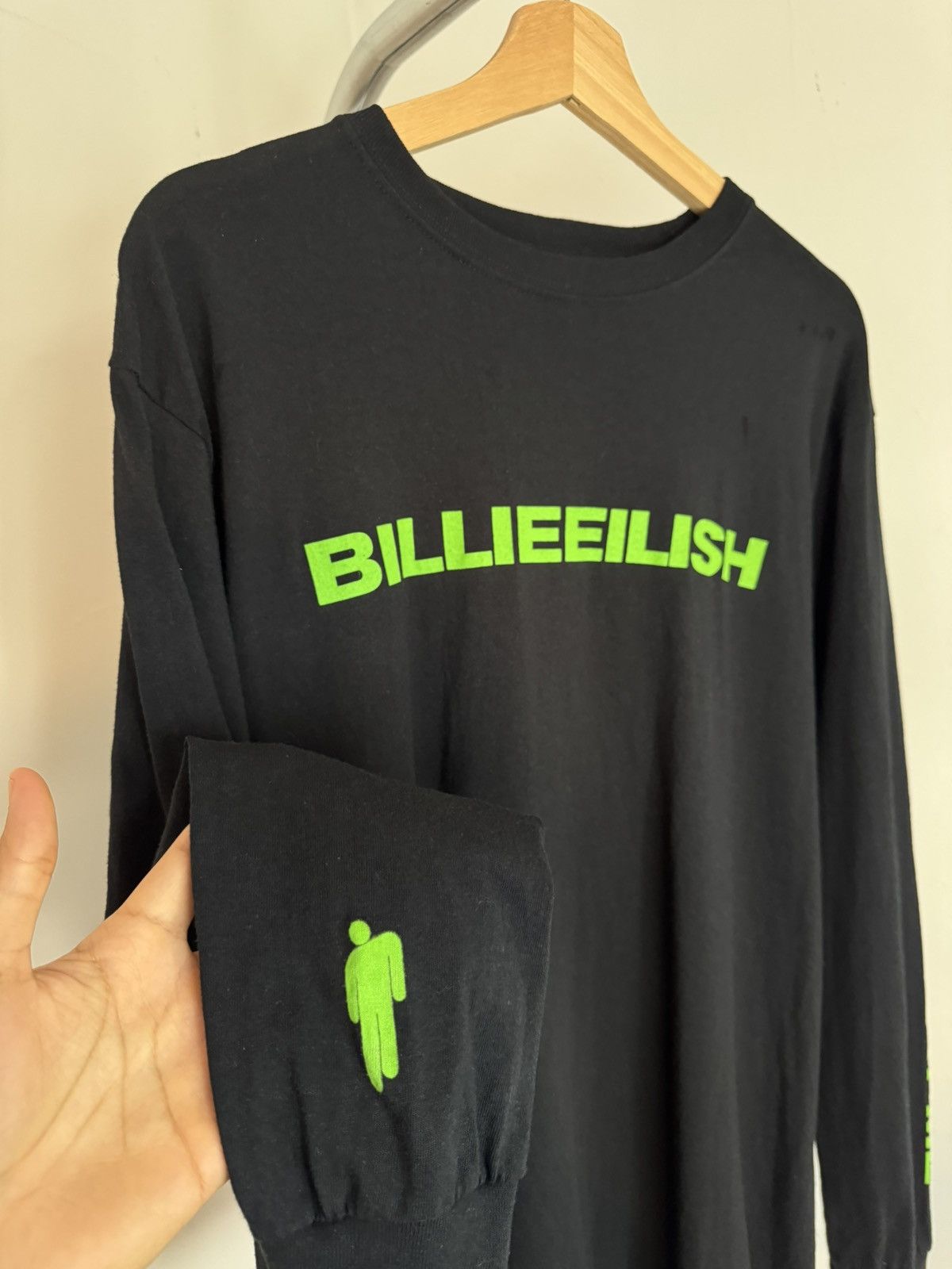Billie Eilish Billie Eilish Tour Longsleeve Size US M / EU 48-50 / 2 - 3 Thumbnail