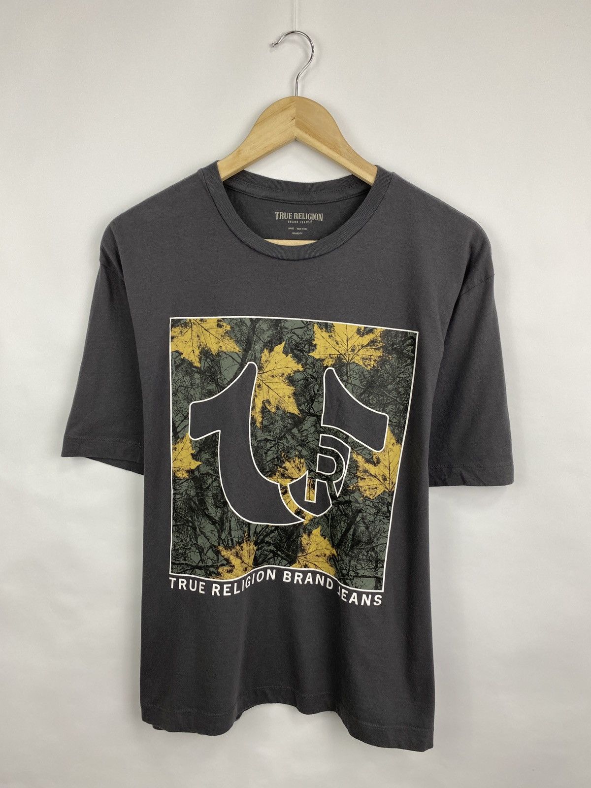 True Religion 🇺🇸 Vintage True Religion Camo Tree T-Shirt Y2K Rare Retro Size US L / EU 52-54 / 3 - 3 Thumbnail