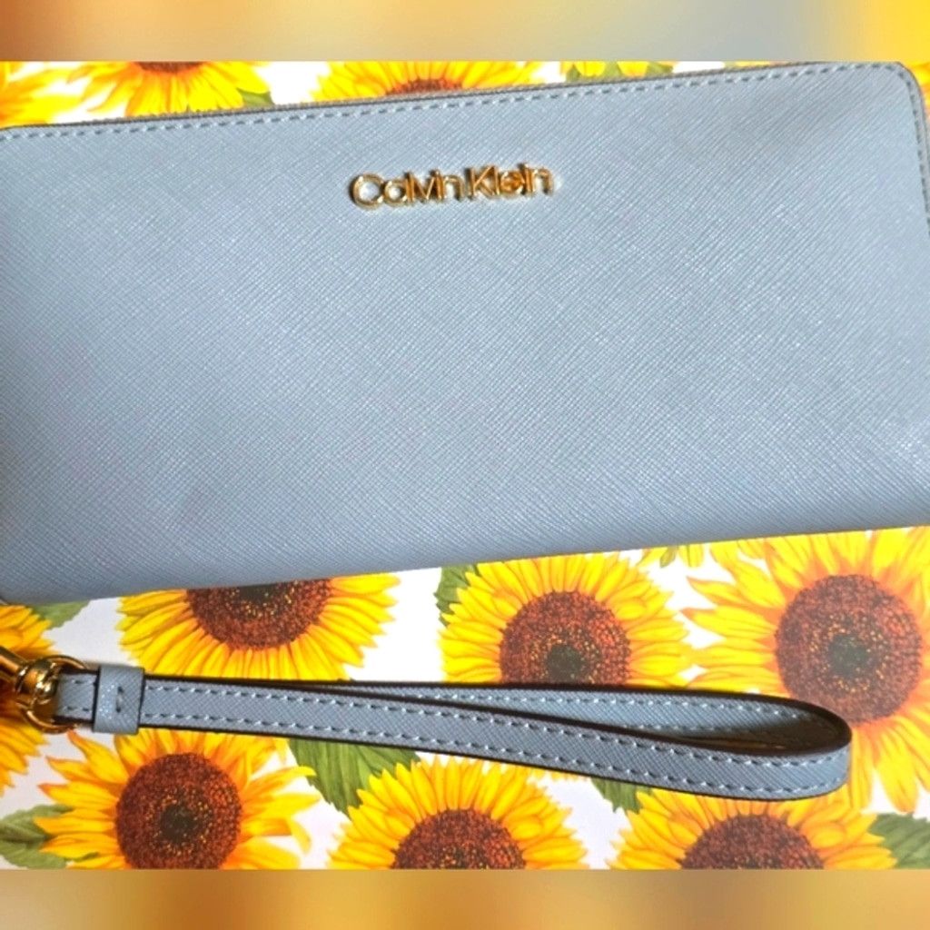 Calvin Klein Calvin Klein Light Blue Wristlet Size ONE SIZE - 3 Thumbnail