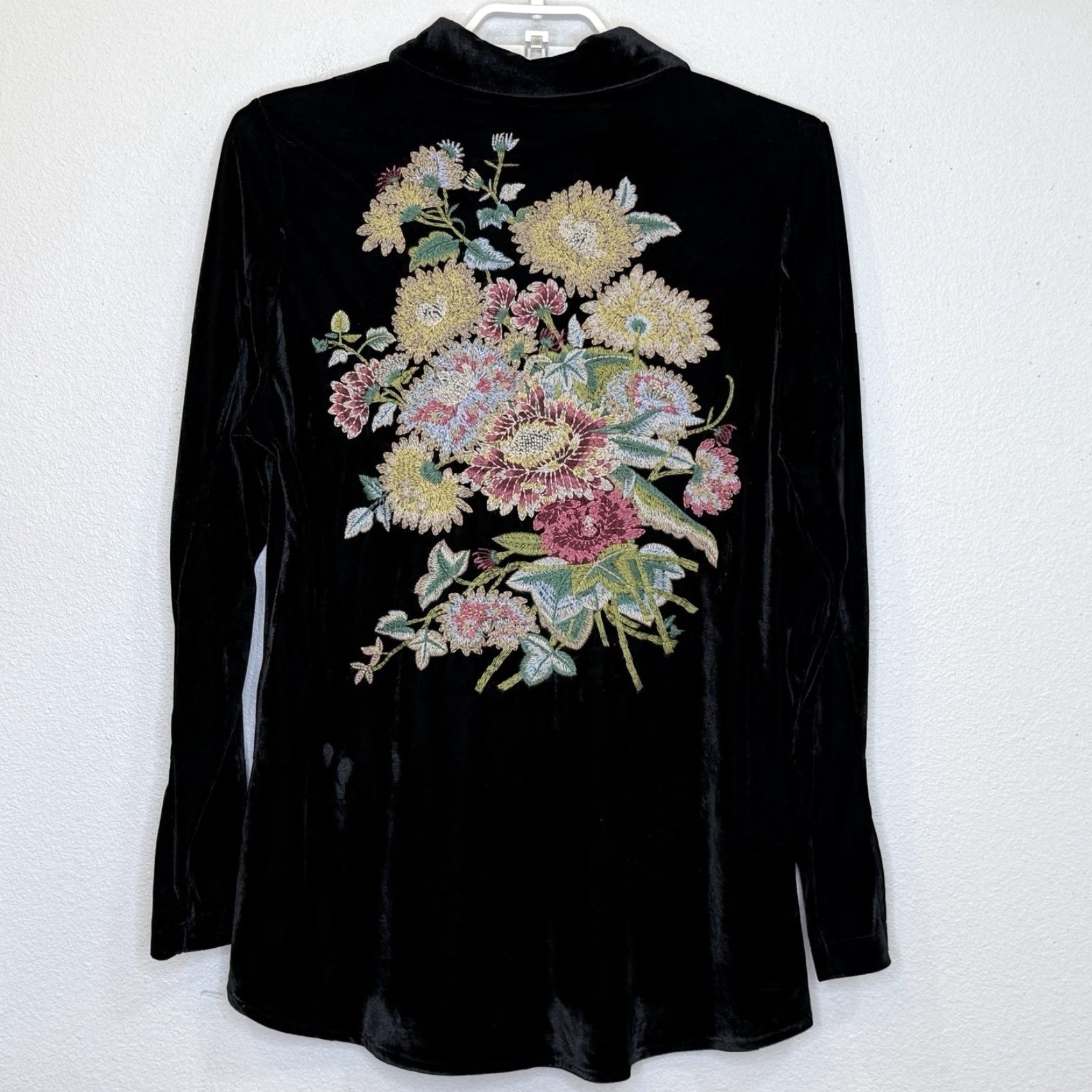 Velvet Paparazzi Velvet Embroidered Button Front Top Womens Medium Black Floral BOHO Shirt Tunic Long Sleeve Collared Stretch Size M / US 6-8 / IT 42-44 - 6 Thumbnail