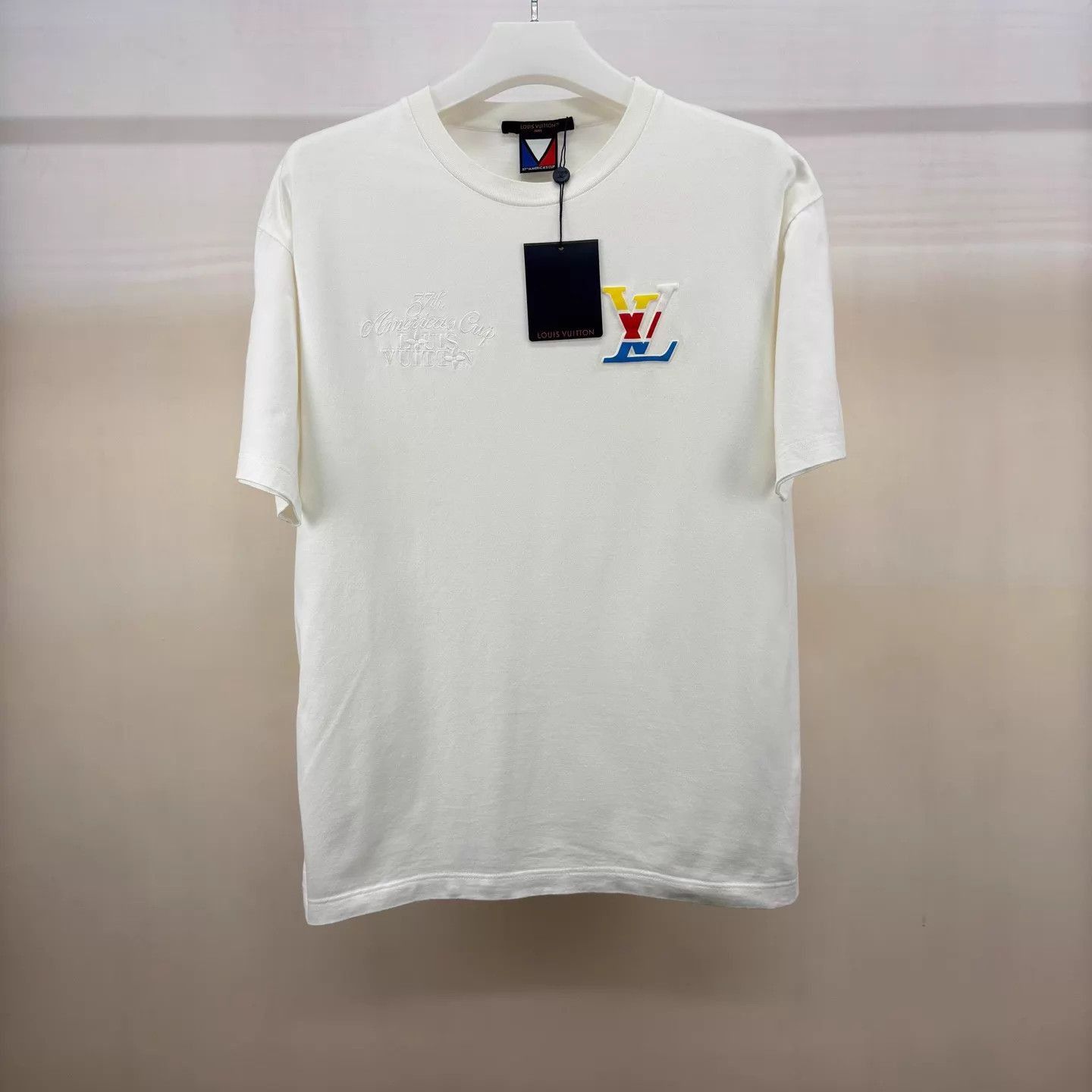 Louis Vuitton White Short Sleeve Graphic T-Shirt Size US XL / EU 56 / 4 - 1 Thumbnail