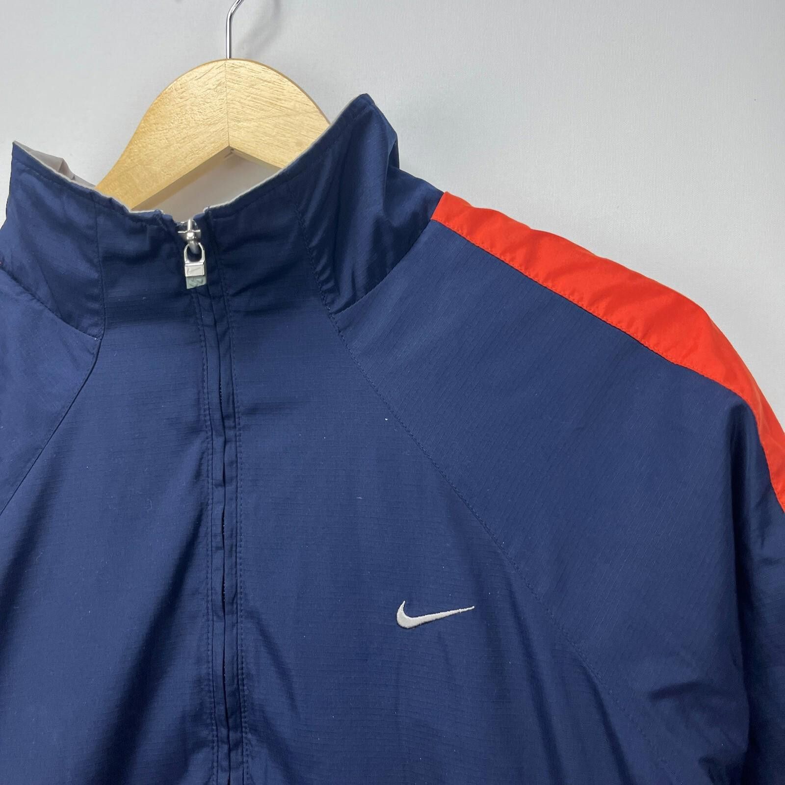 Nike Vintage Y2K Nike Track Windbreaker Jacket Large Size US L / EU 52-54 / 3 - 3 Thumbnail