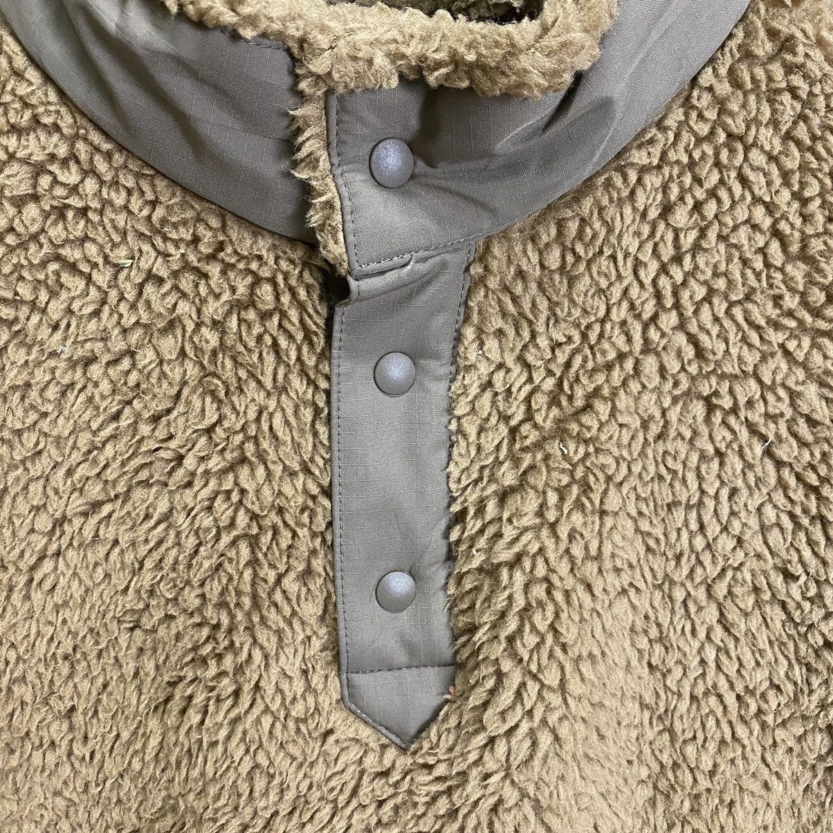 Japanese Brand × Uniqlo × White Mountaineering White Mountaineering X Uniqlo boa fleece half button Size US M / EU 48-50 / 2 - 6 Thumbnail