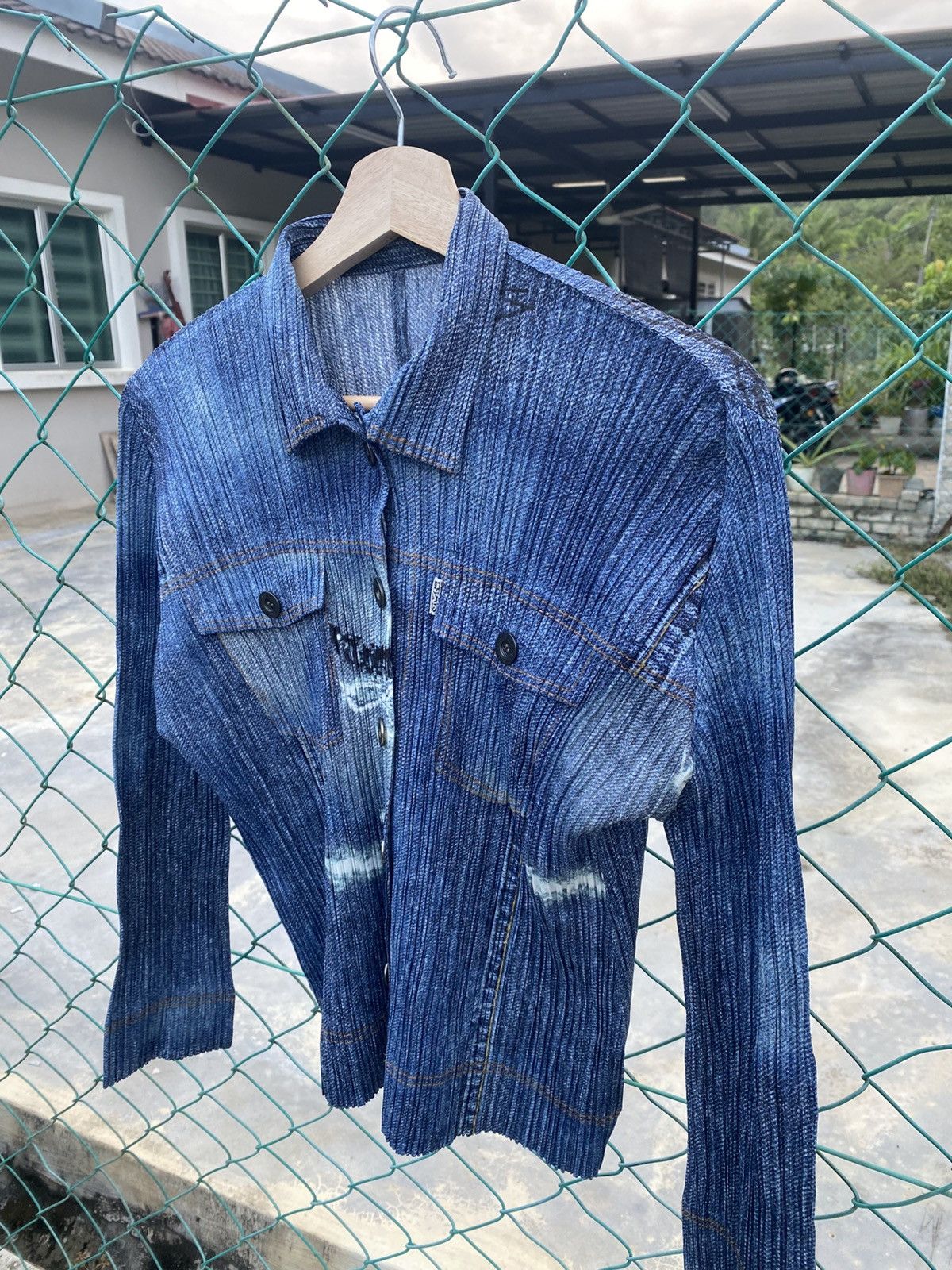 Pleats Please Issey Miyake PLEATS PLEASE Denim Transfer Printed Hem Cutting Jacket Size M / US 6-8 / IT 42-44 - 4 Thumbnail