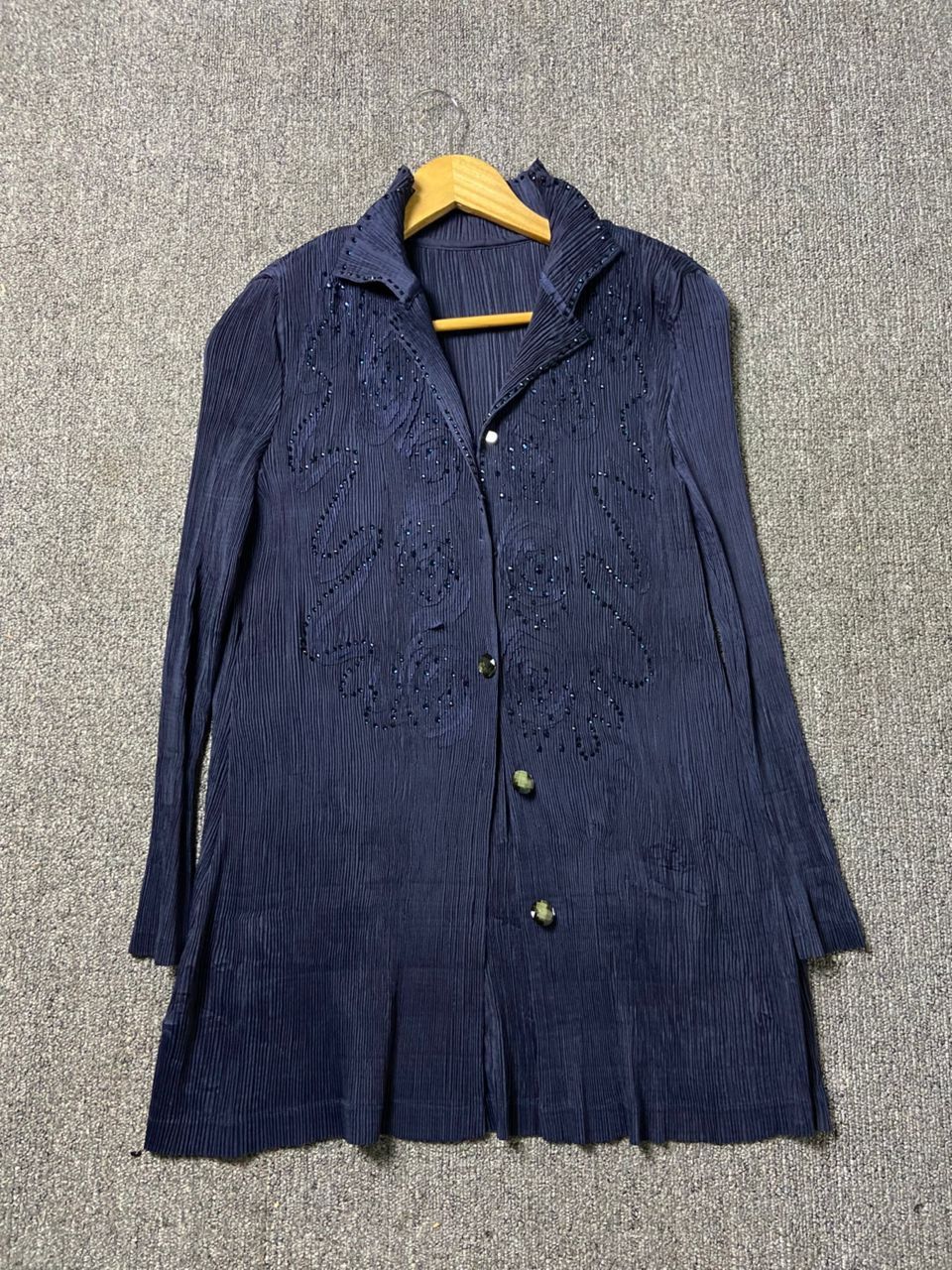 Japanese Brand Japanese Brand Pleated Button Up Blouse (196) Size XS / US 0-2 / IT 36-38 - 1 Thumbnail
