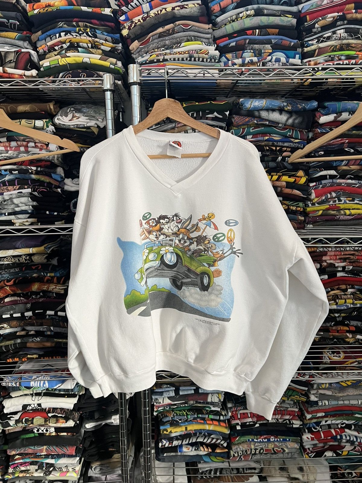 Warner Bros 2000 Looney Tunes Beetle Hippie Crewneck Size US XL / EU 56 / 4 - 1 Thumbnail