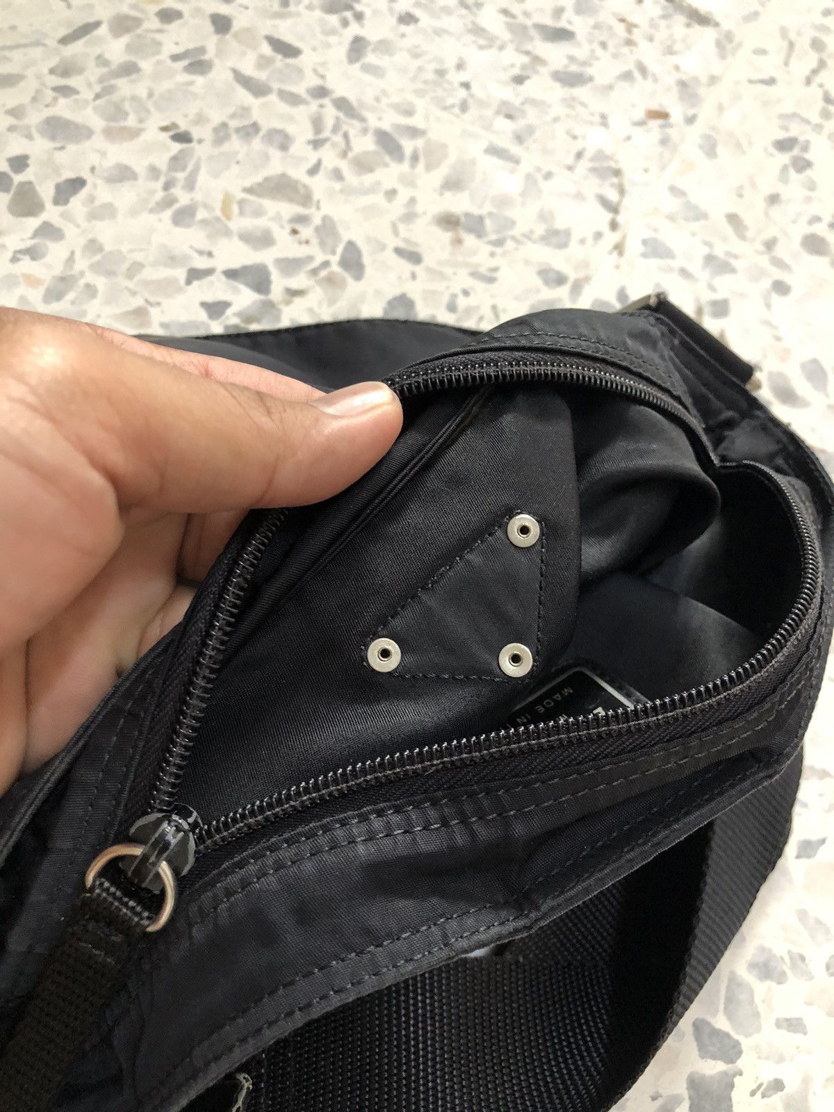 Prada Authentic❗️Vintage 90s Prada Nylon Sling Bag Size ONE SIZE - 17 Thumbnail