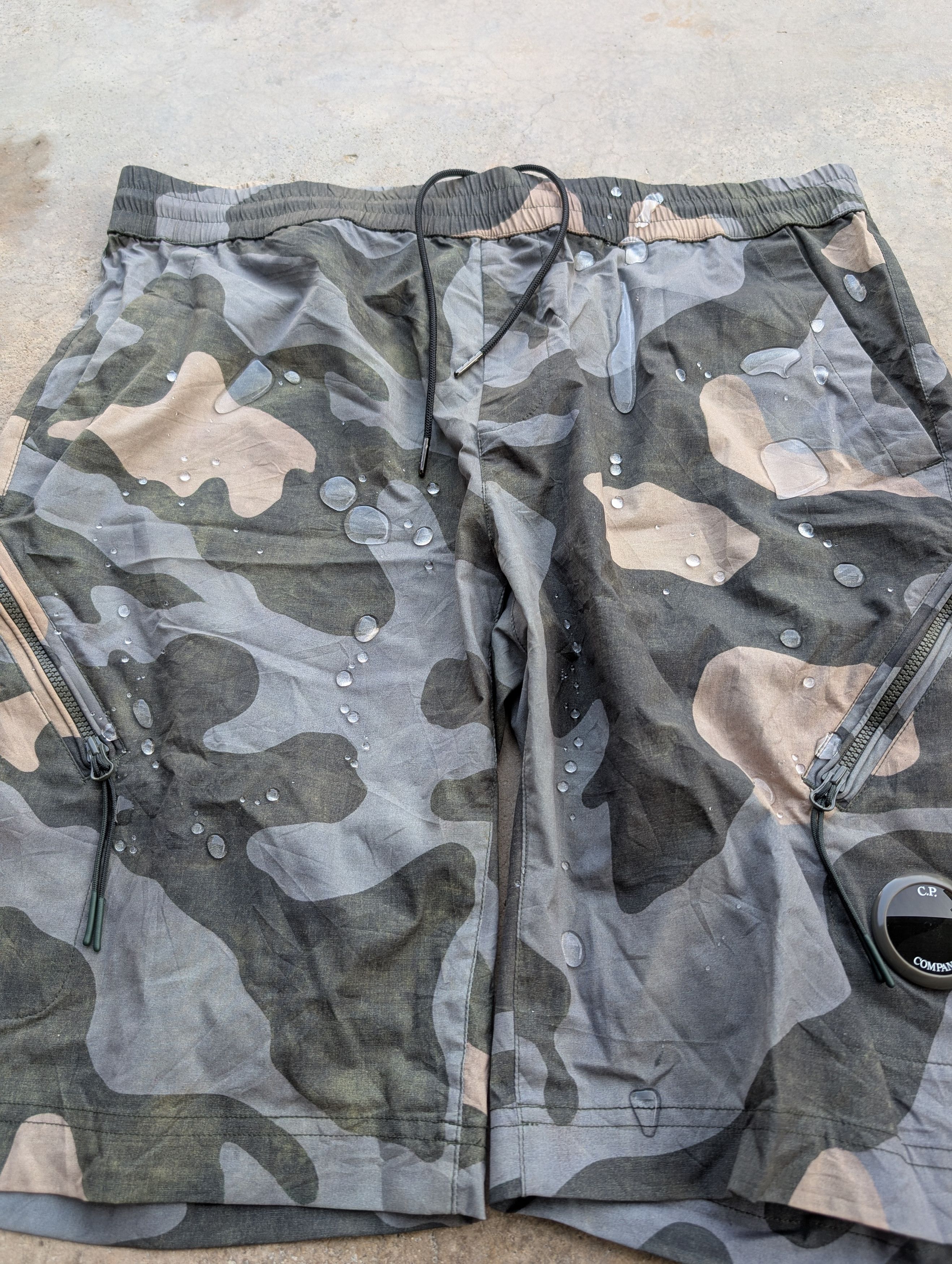 C.P. Company C.P. Company Pro-Tek Camouflage Bermuda Shorts Size US 34 / EU 50 - 10 Thumbnail