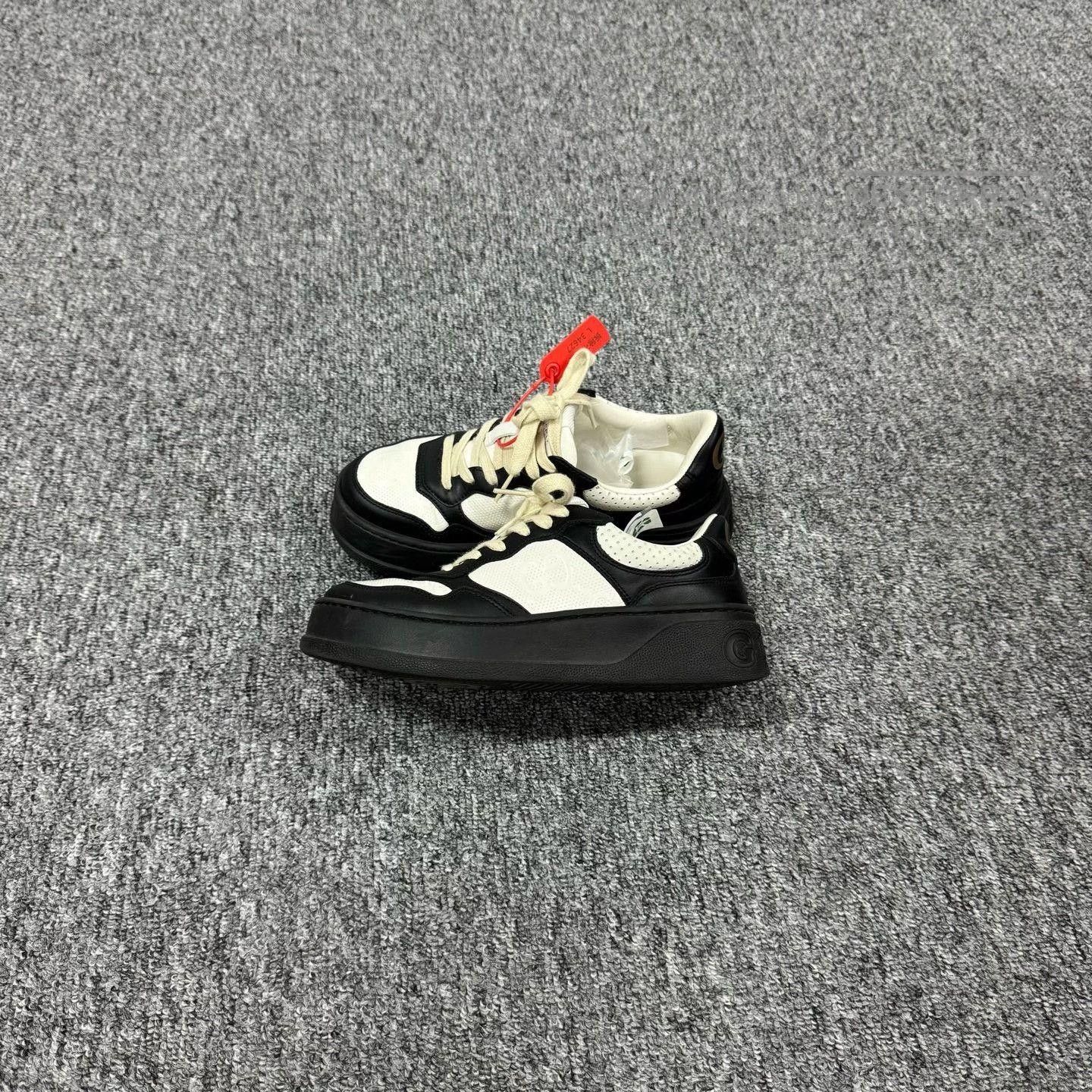 Gucci Gucci Black White Double G Embossed Cookie Shoes. Size US 5 / IT 35 - 2 Thumbnail