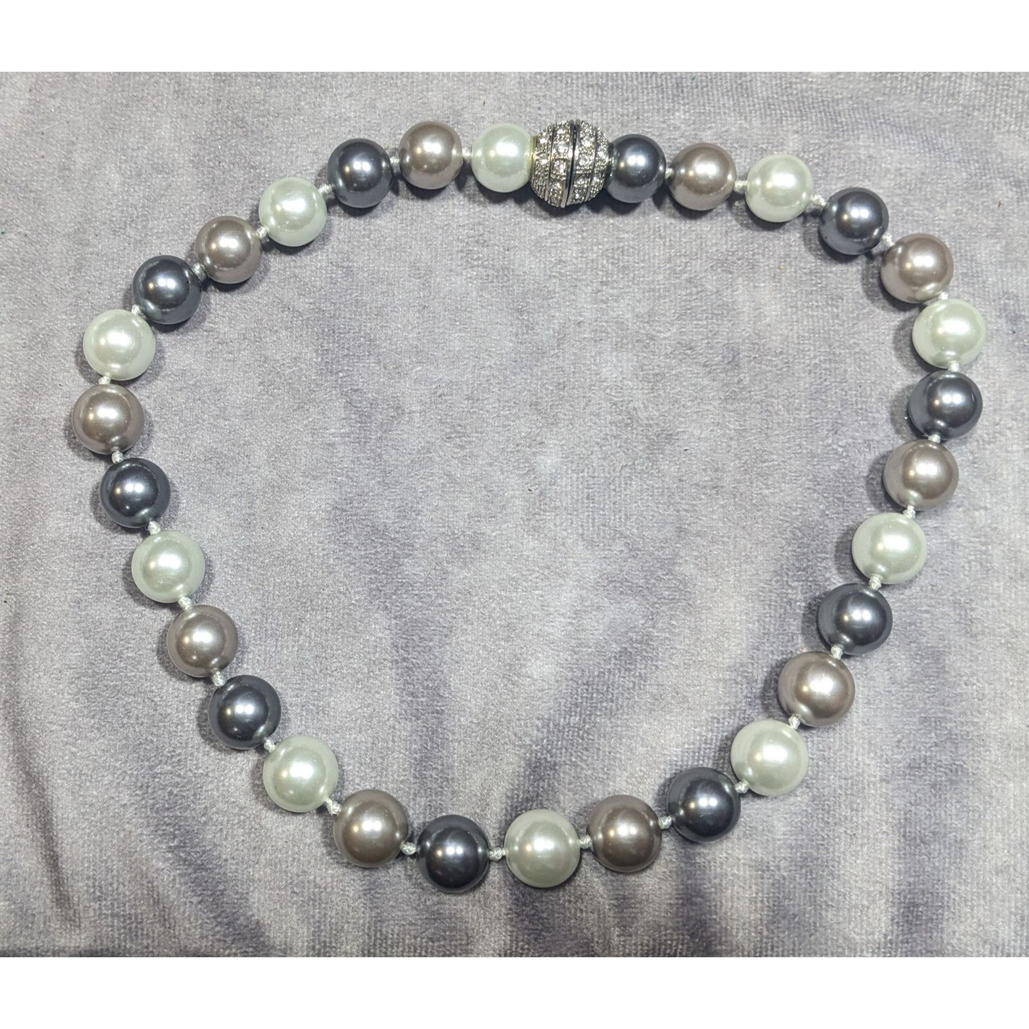 Other Elegant Glam Faux Pearl Silver Tone Necklace With Rhinestone Size ONE SIZE - 6 Thumbnail