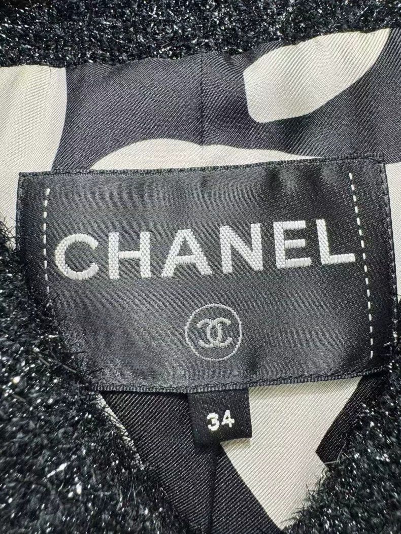 Chanel Chanel Black shiny heart button short coat Size XXS / US 00 / IT 34 - 4 Thumbnail
