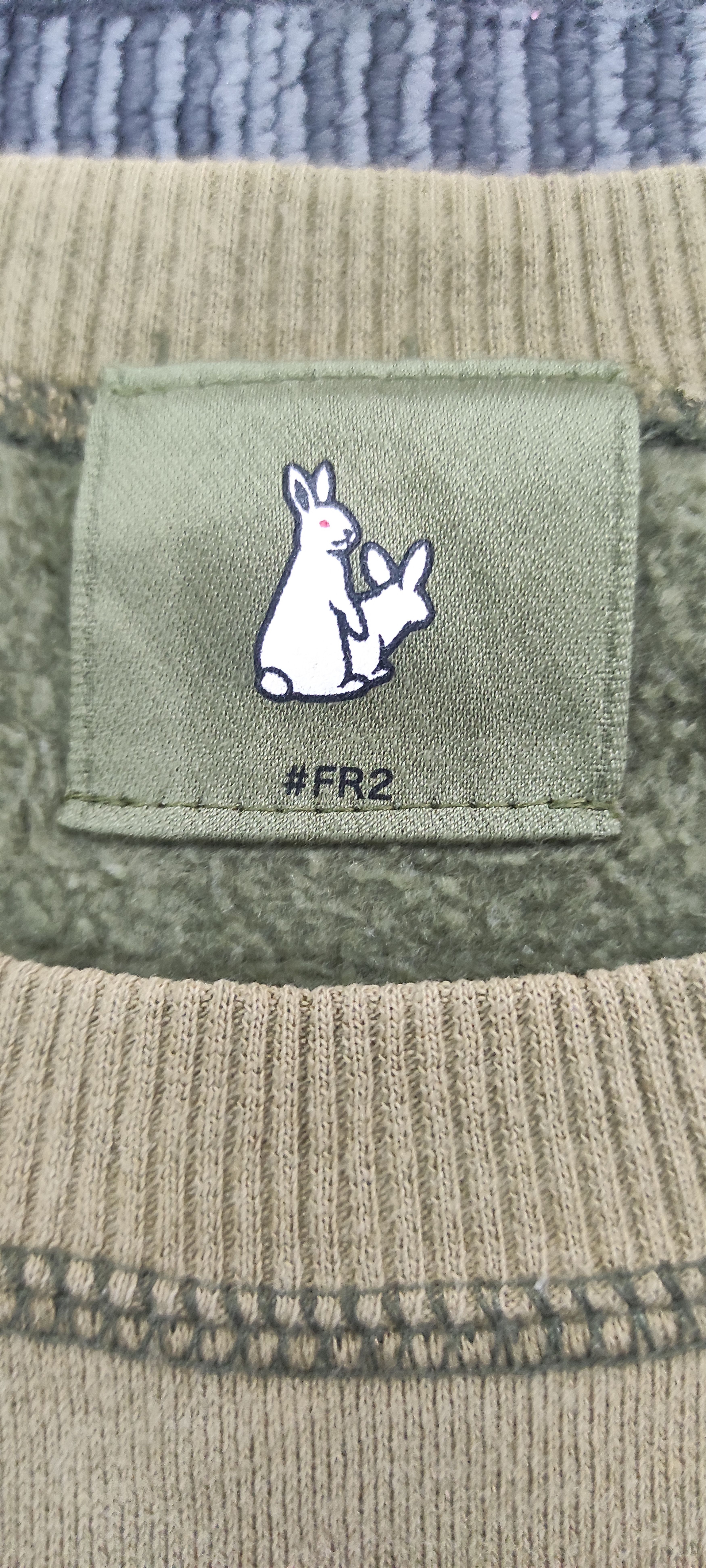 FR2 Fxxking Rabbits Smoking Kills Sweatshirt Size US L / EU 52-54 / 3 - 12 Thumbnail