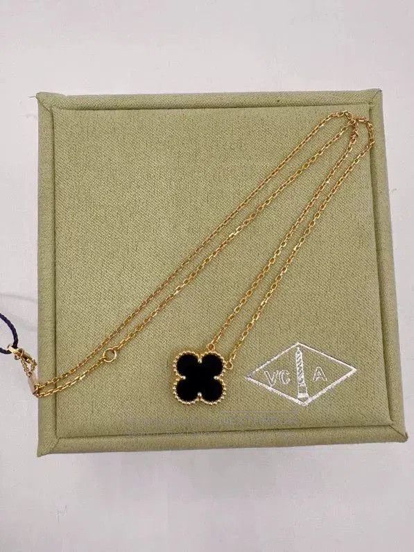 Van Cleef & Arpels VCA 18K Gold Black Onyx Clover Necklace. Size ONE SIZE - 4 Thumbnail