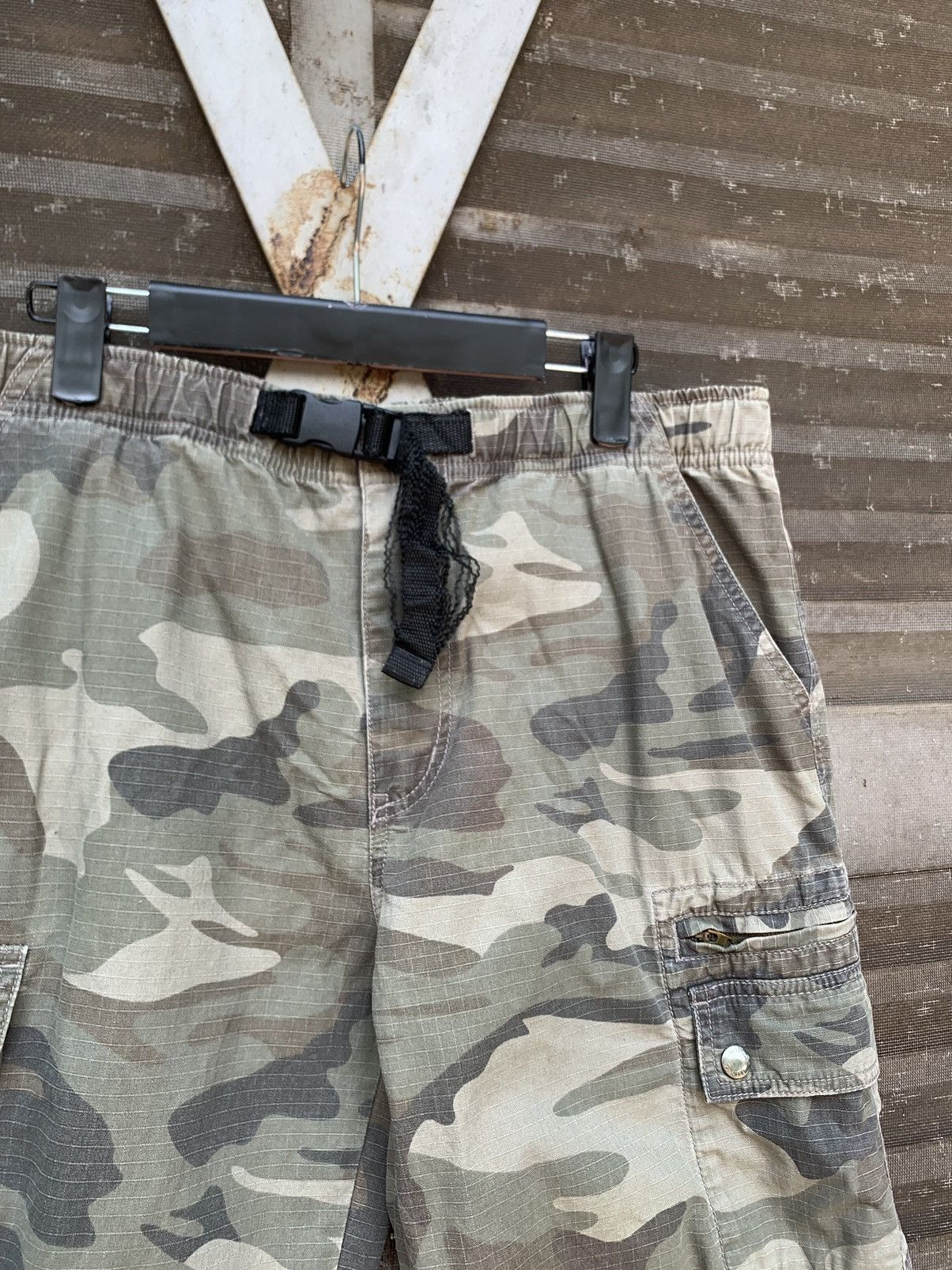 Vintage Vintage THRASHED Faded Cargo Camo Shorts Size US 32 / EU 48 - 4 Thumbnail
